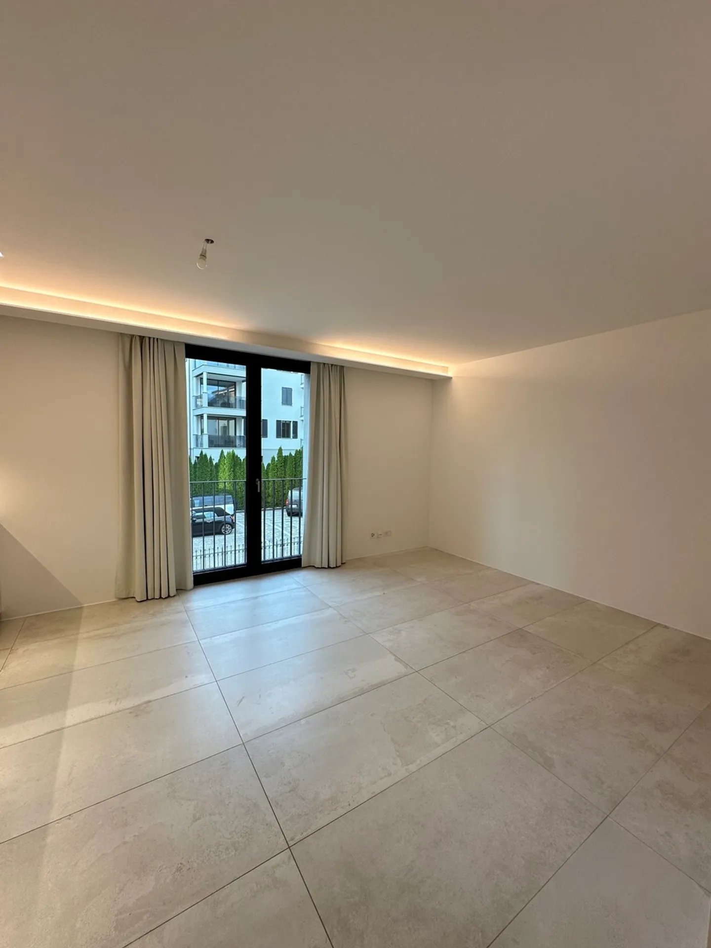 Appartement à louer - Photo 2 sur 8