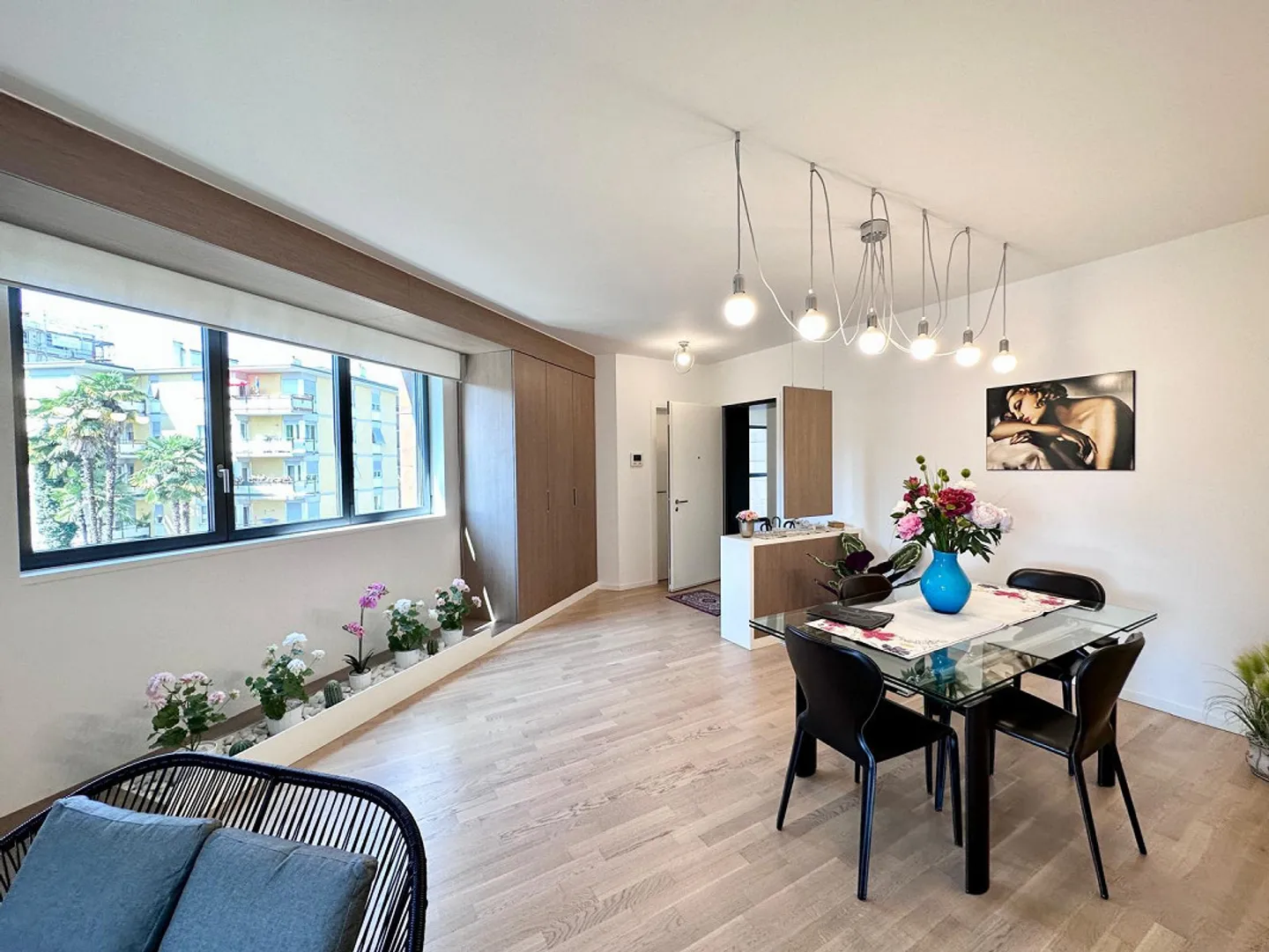 Modern and Central Apartment - Photo 2 of 18