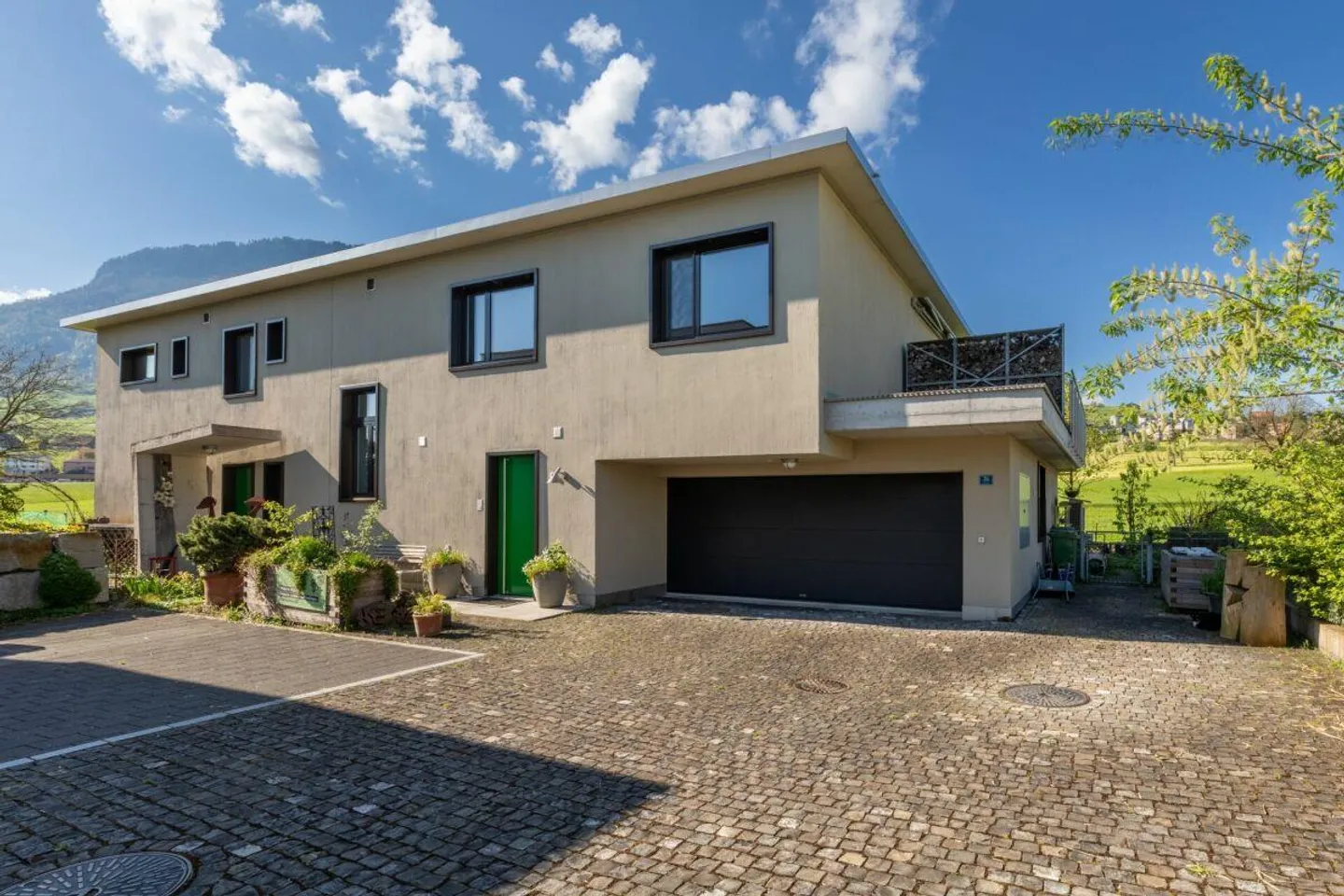 Maisonette with single-family home character - Photo 10 of 13