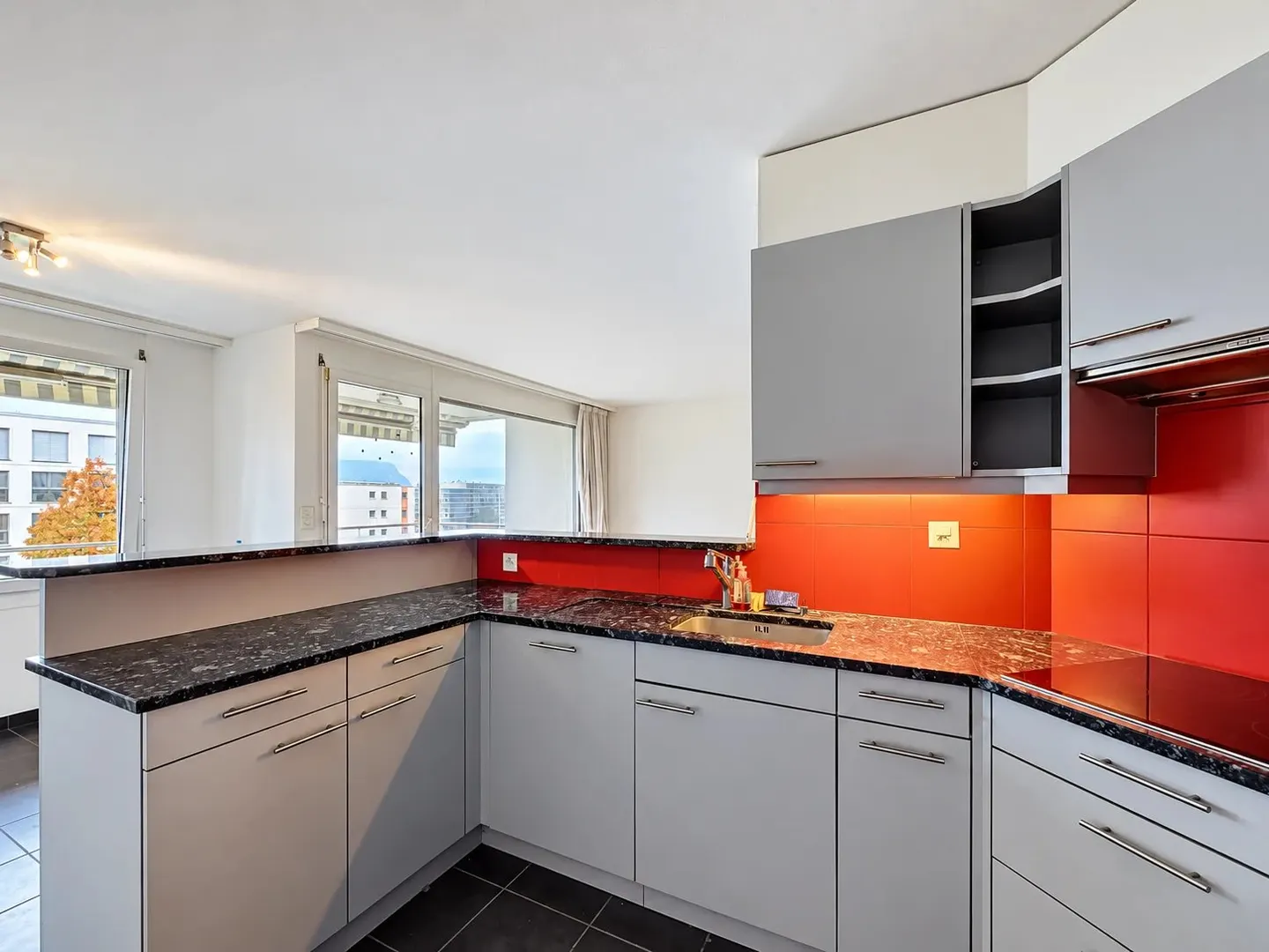 Appartement moderne avec balcon - Photo 3 sur 9