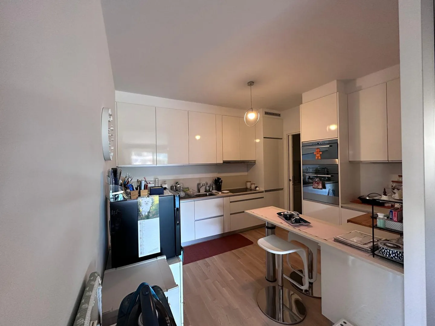 Modern and Central Apartment - Photo 3 of 18