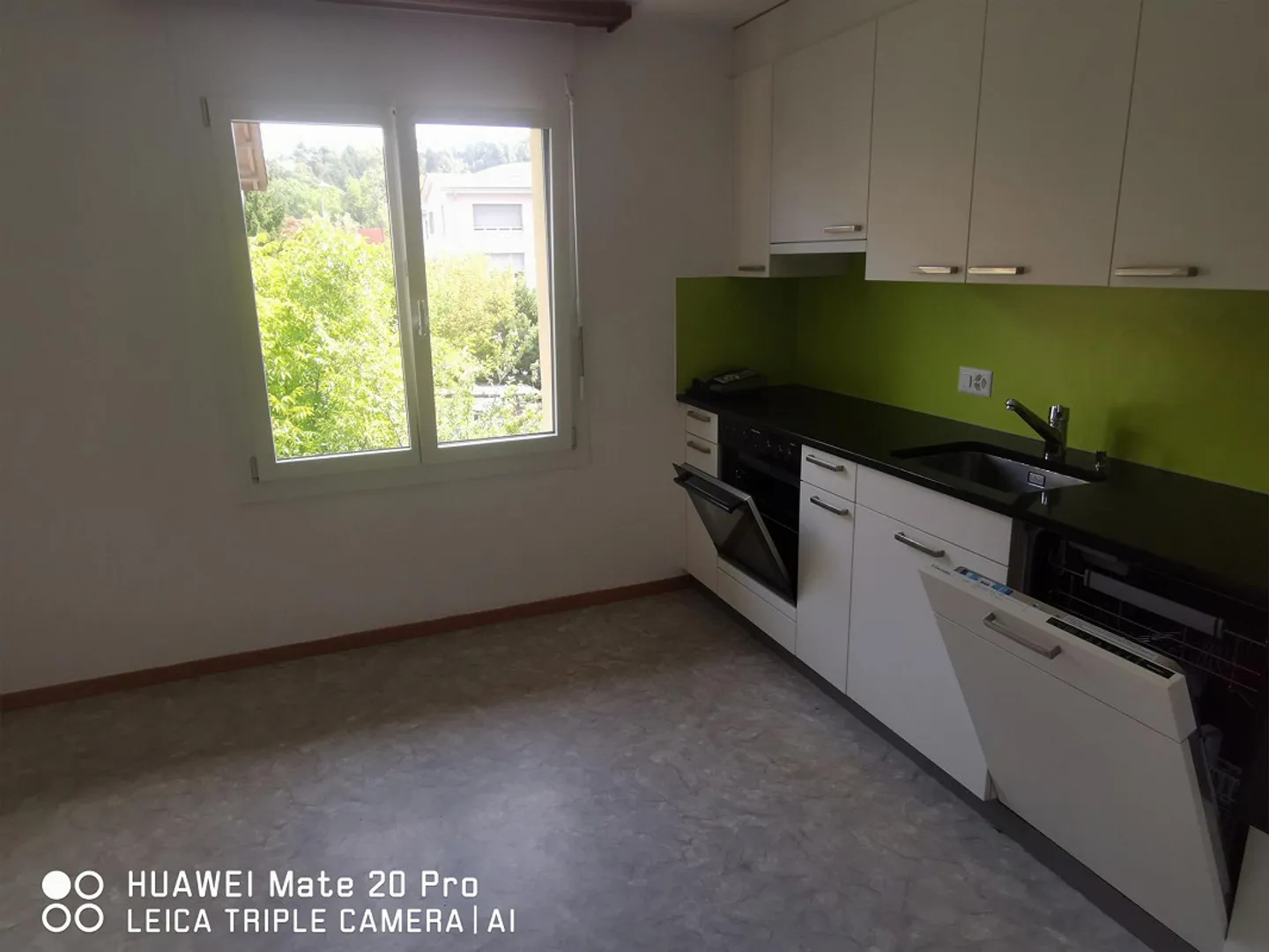 Charmante Wohnung mit Terrasse - Foto 3 von 11