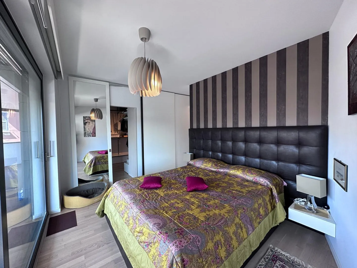 Modern and Central Apartment - Photo 12 of 18