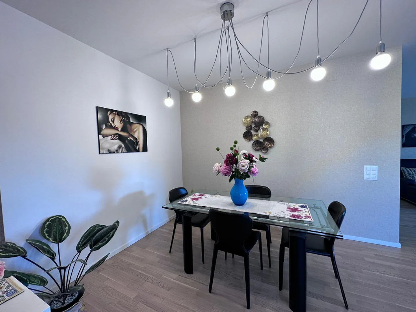 Modern and Central Apartment - Photo 13 of 18