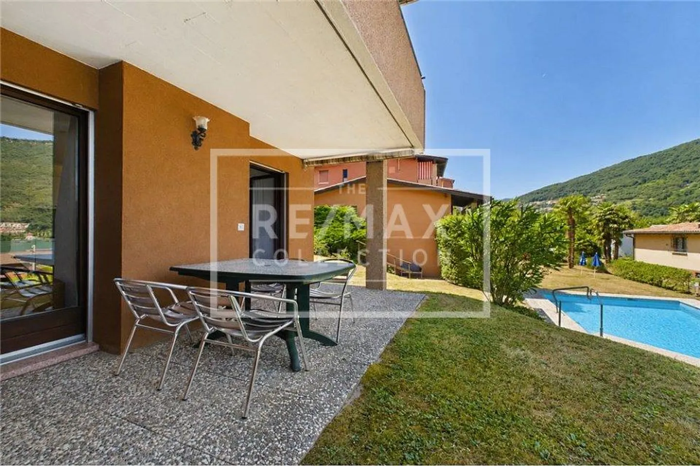 Wonderful holiday corner with lake view and pool - Photo 8 of 13