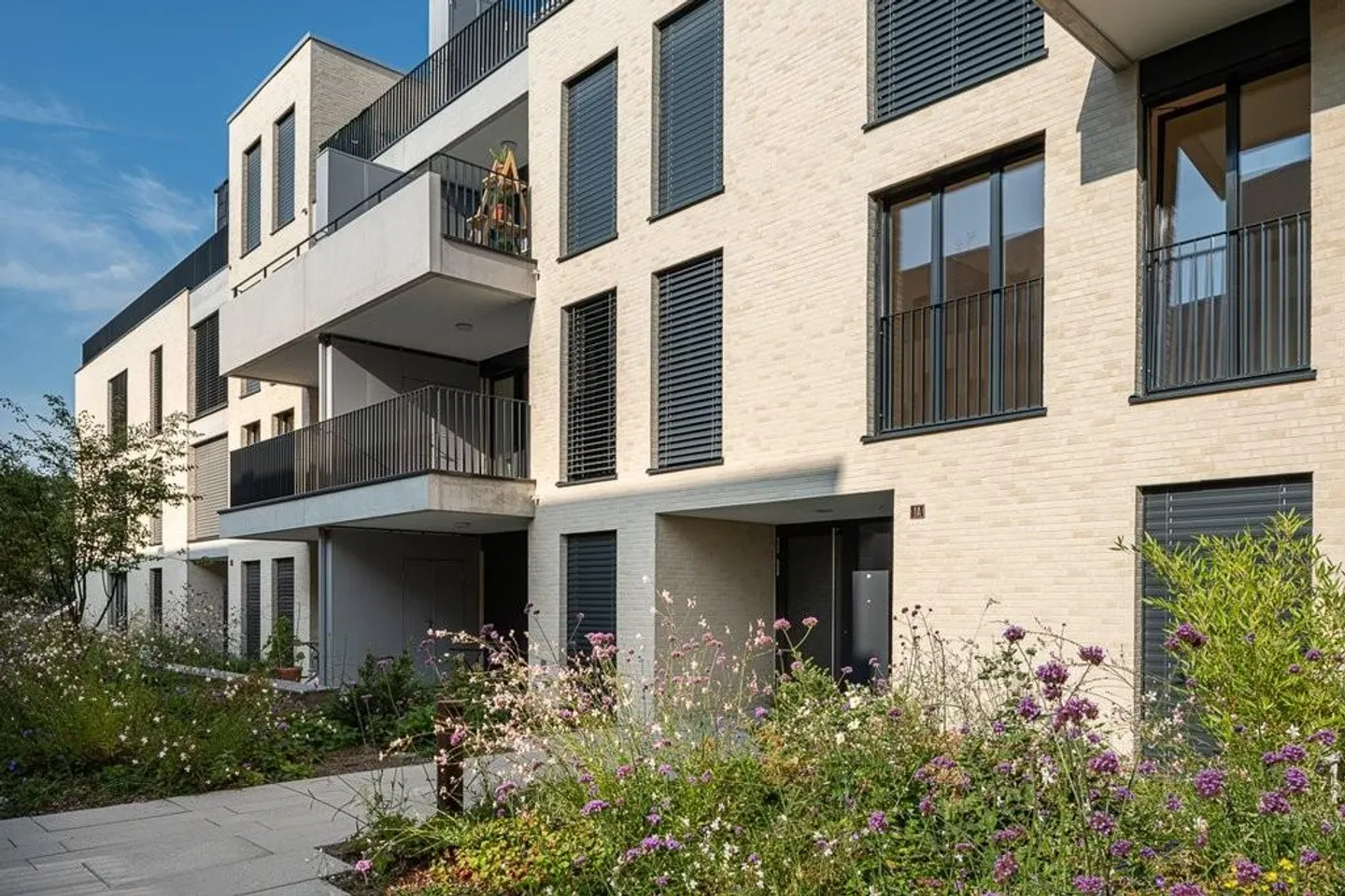 Dream home directly on the Reuss with three terraces - Photo 1 of 11