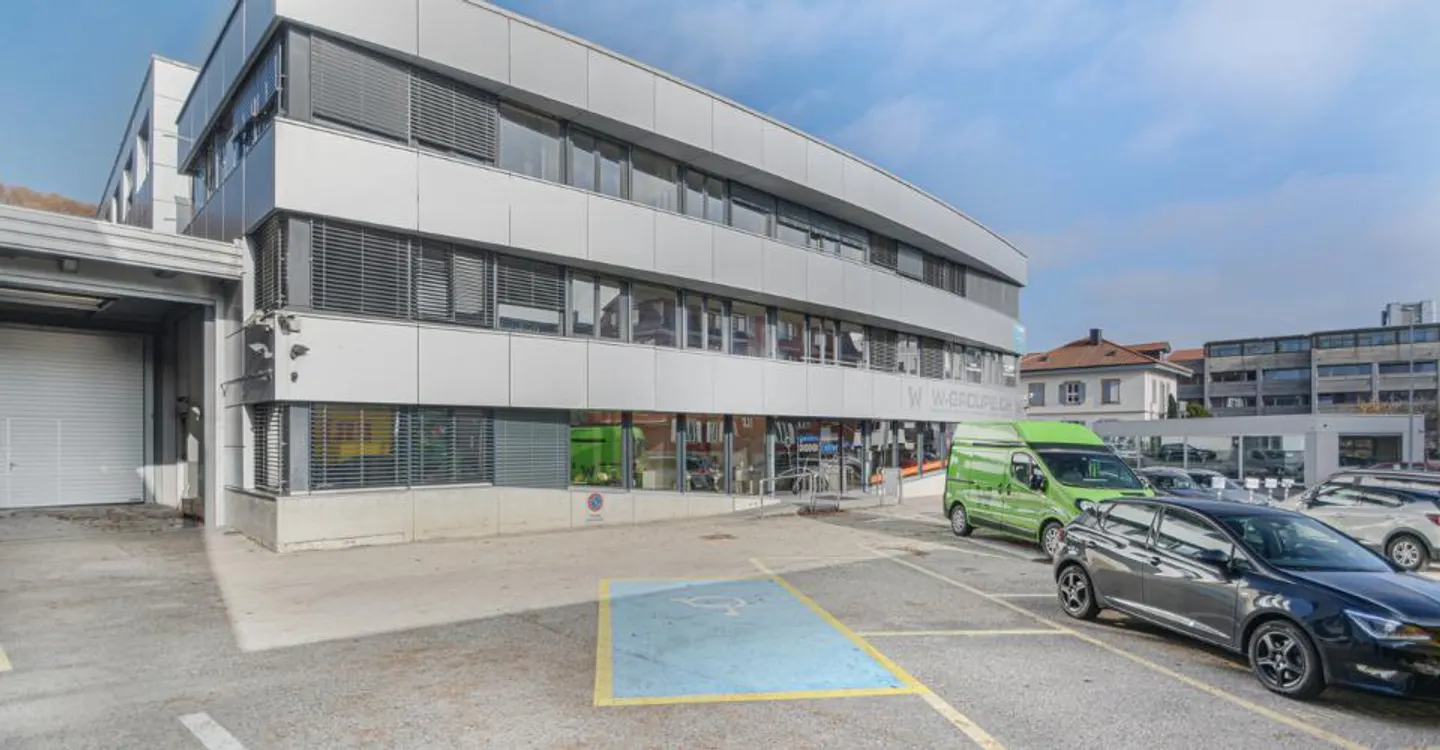 Ufficio-laboratorio 120 m2 - Vicino all'autostrada e ai trasporti - Foto 1 di 7