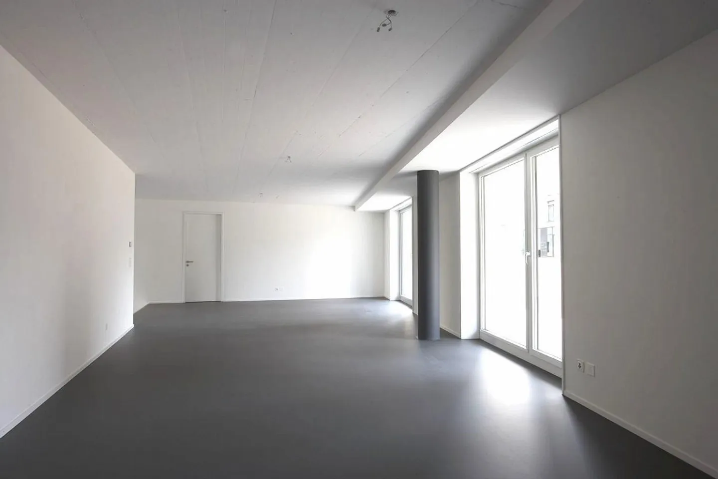 Studio/Residential Studio/Apartment available from 15.07.2026 or by arrangement - Photo 2 of 9