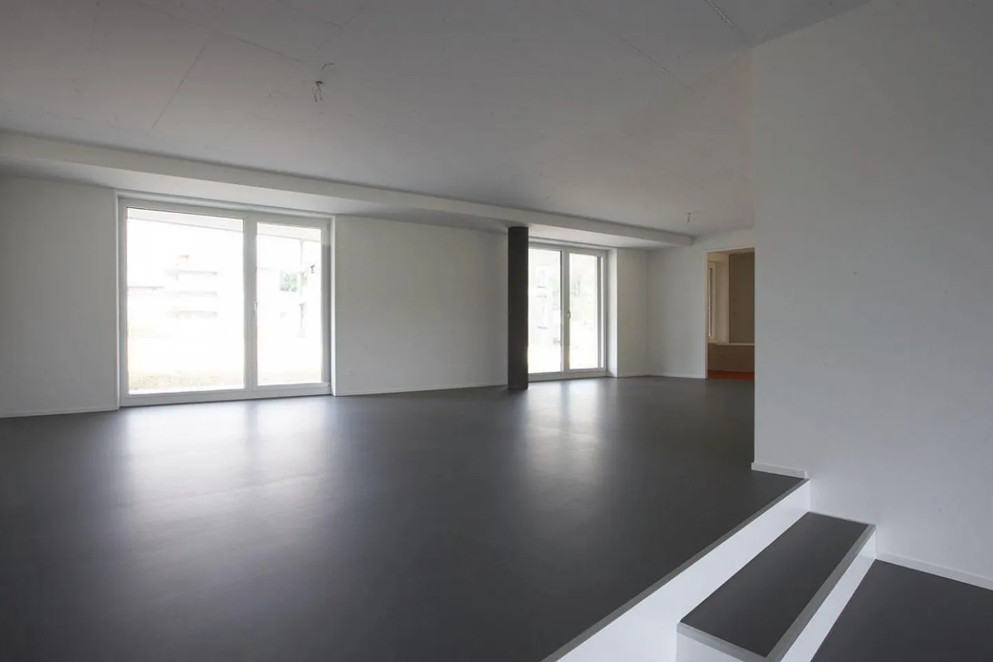 Studio/Residential Studio/Apartment available from 15.07.2026 or by arrangement - Photo 3 of 9