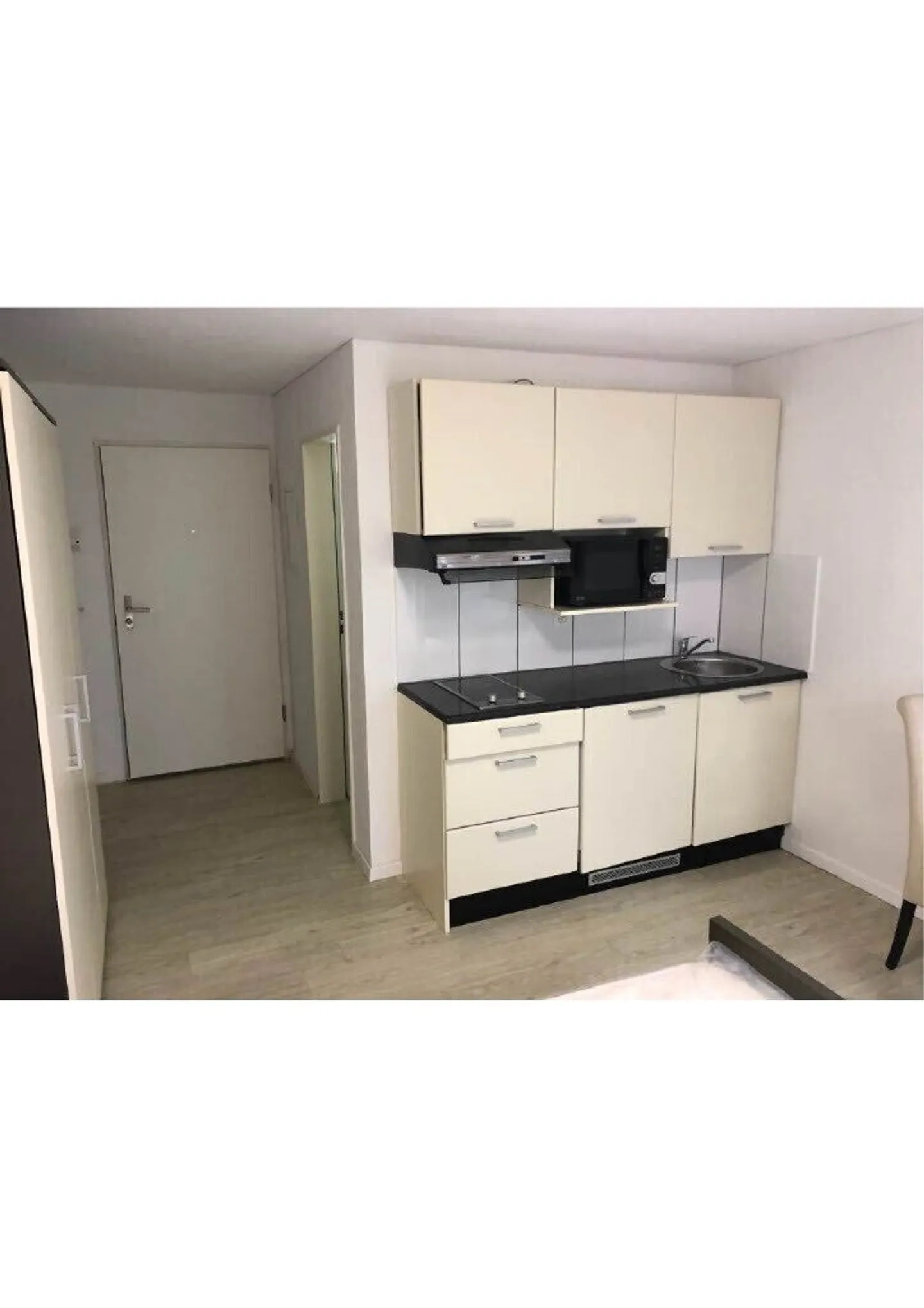 Furnished 1-room apartment at an unbeatable price! - Photo 4 of 5