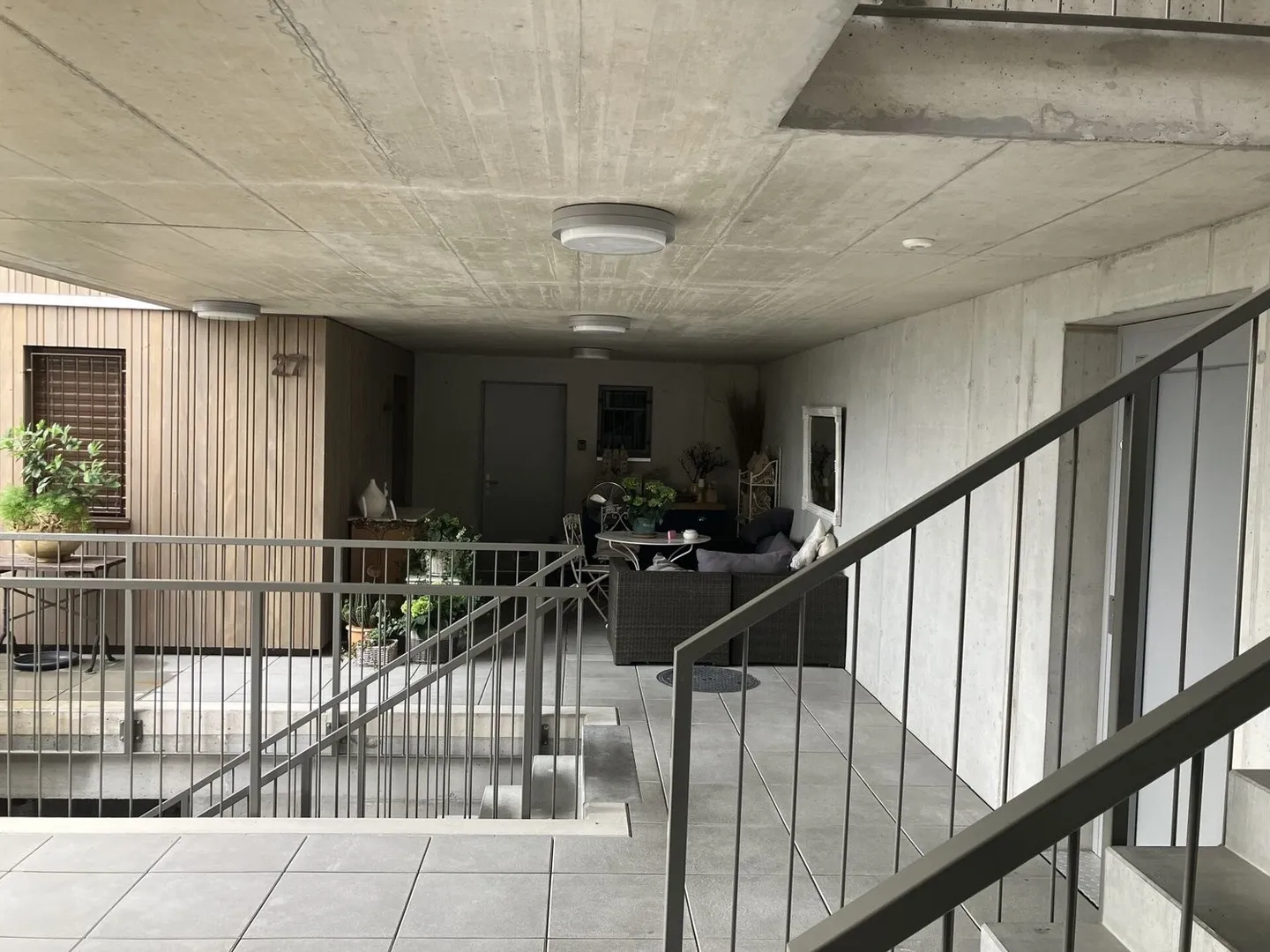 Appartamento con terrazza luminoso - Foto 4 di 10