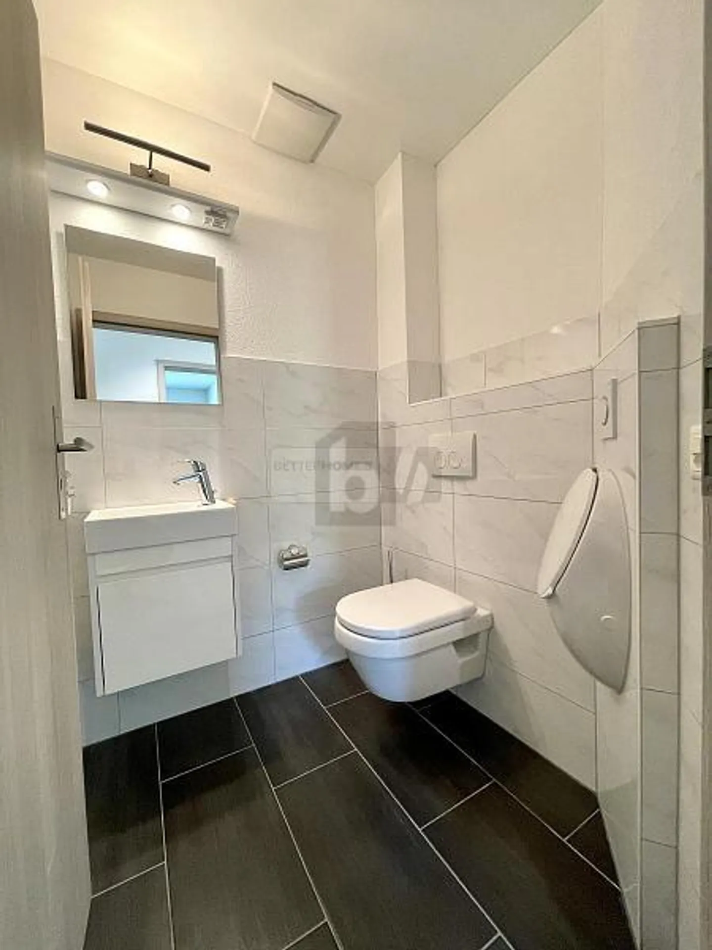 CENTRAL, HAUT DE GAMME AVEC JARDIN D'HIVER - Photo 2 sur 3