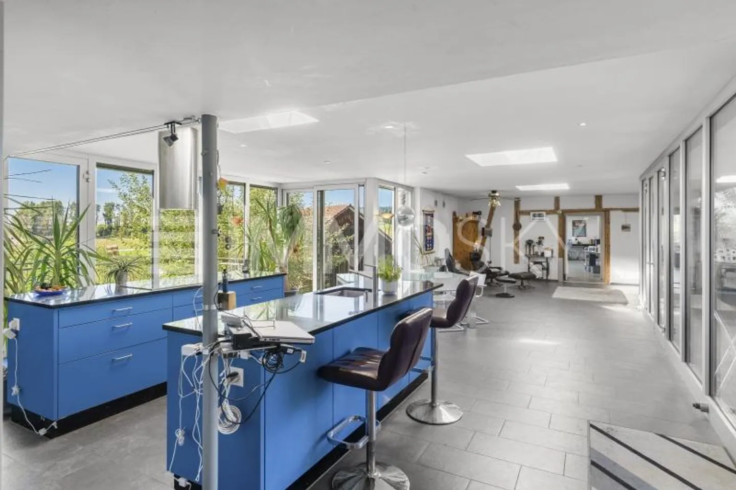 Einzigartige Liegenschaft mit schöner Einlegerwohnung - Foto 2 von 7