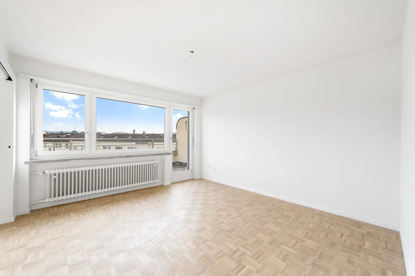 Freshly renovated - Central - Modern - Your new home? - Photo 7 of 13