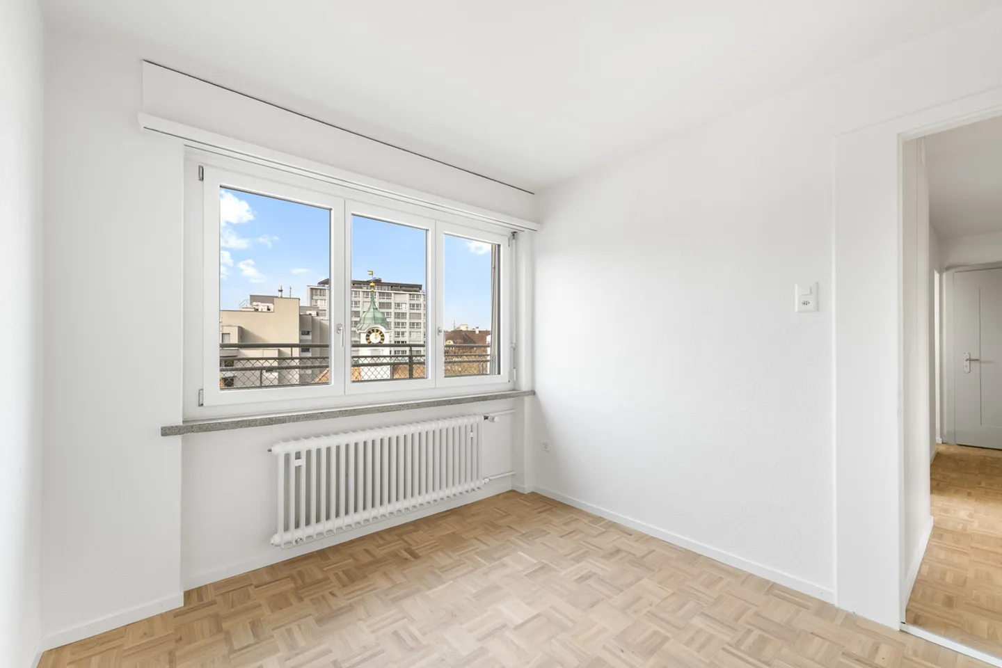 Freshly renovated - Central - Modern - Your new home? - Photo 8 of 13