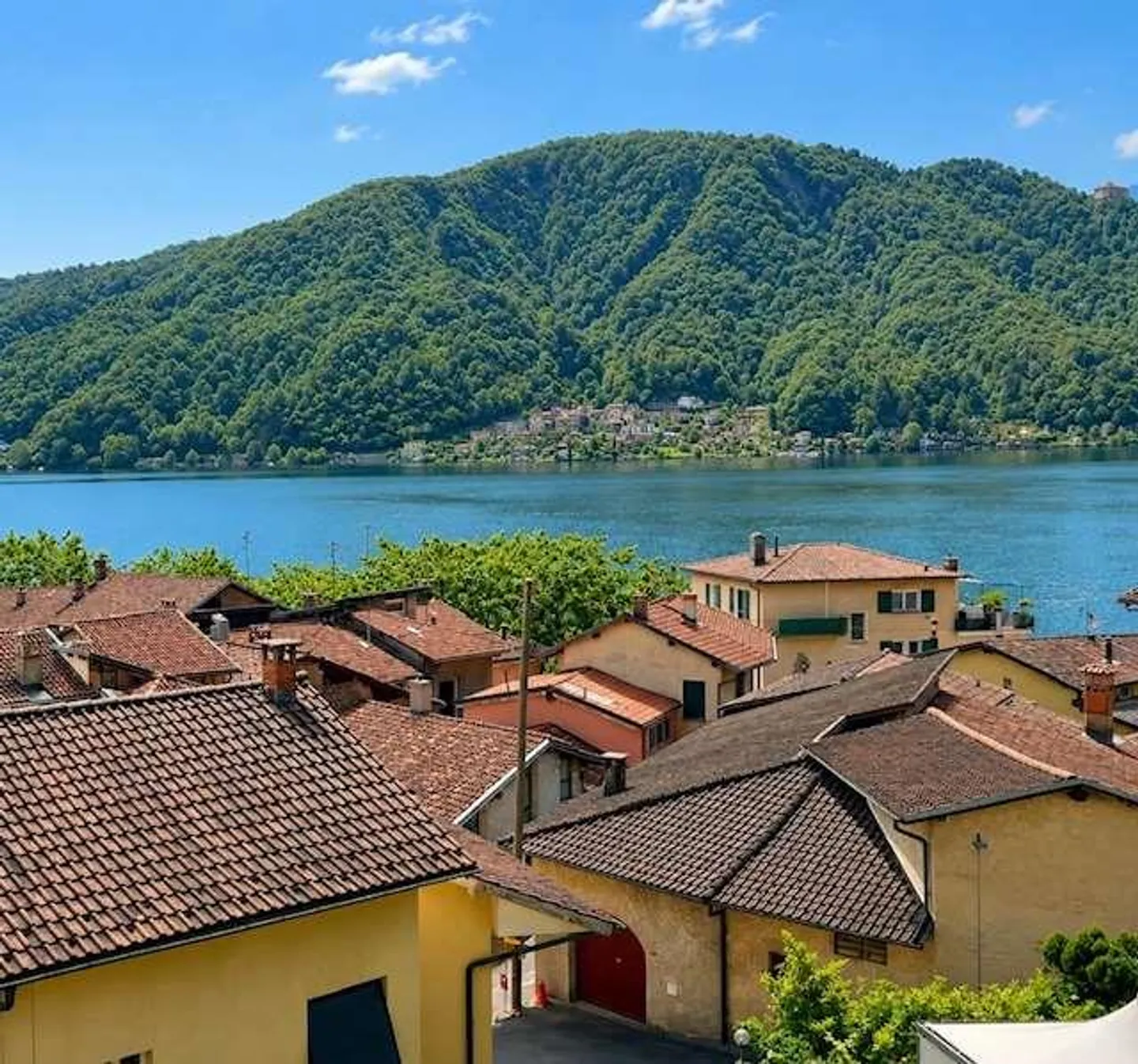Building plot with lake view in Caslano for sale - Photo 1 of 3