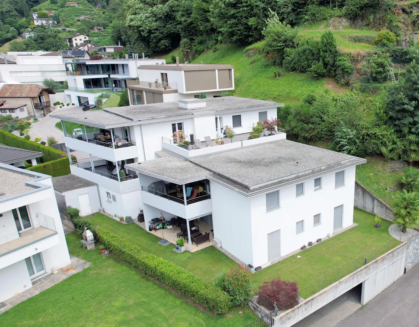 Appartement exclusif avec jardin sur la colline de Daro - Photo 2 sur 18