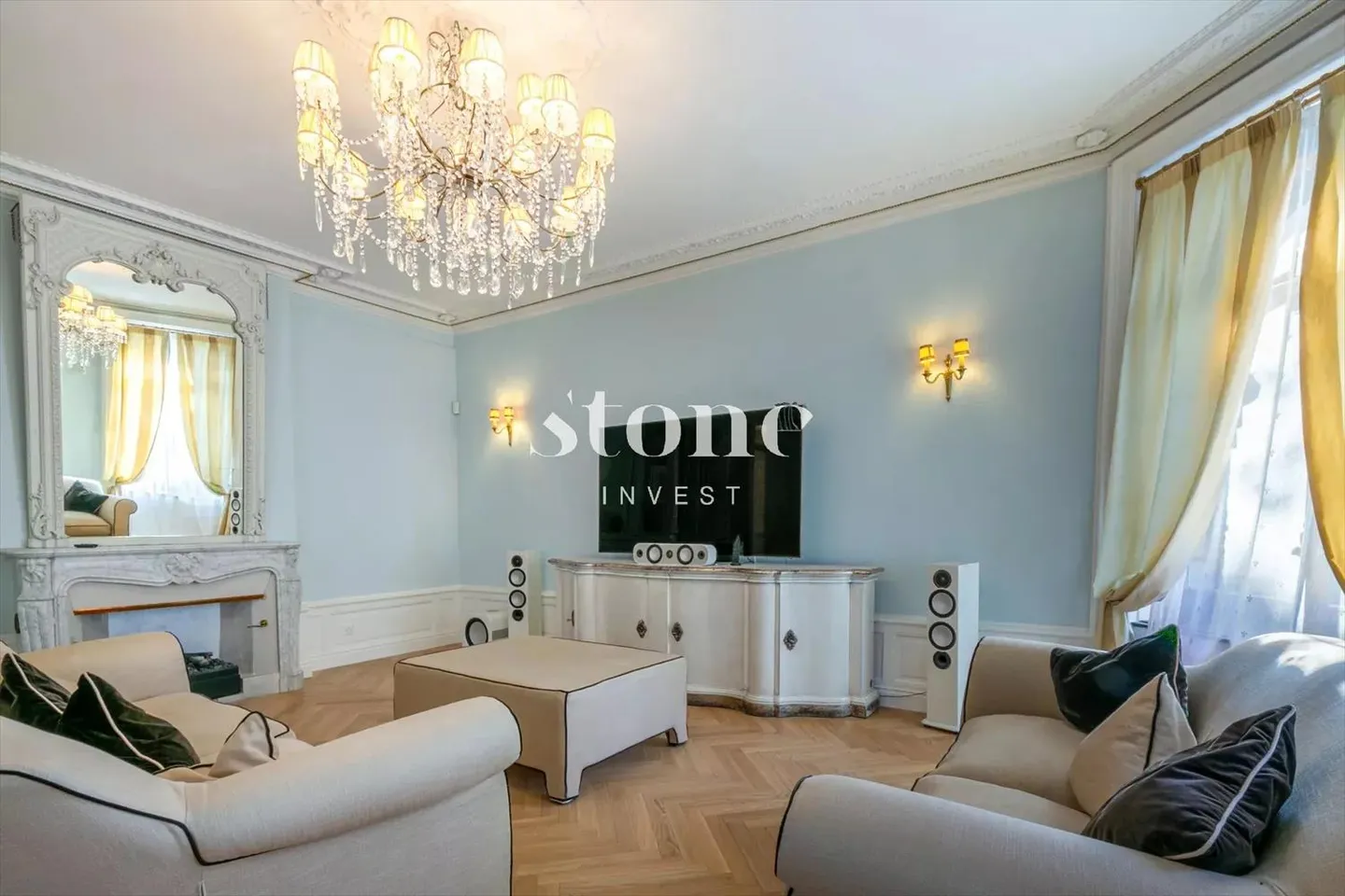 Magnificent Apartment with Character - Photo 4 of 11