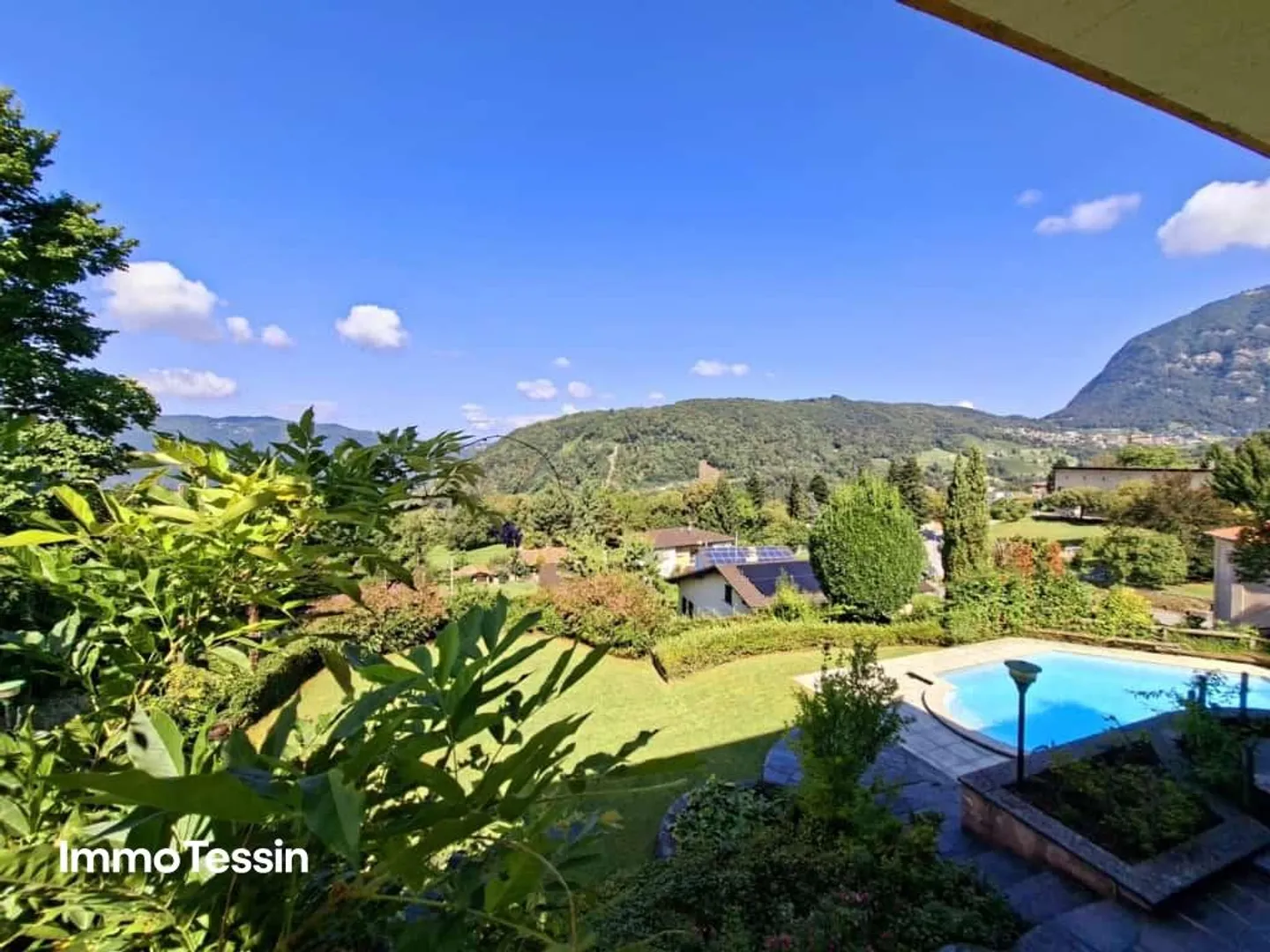 HIGHLIGHT: Exklusive Doppel Villa mit Pool und riesigem Grundstück ... - Foto 5 von 13