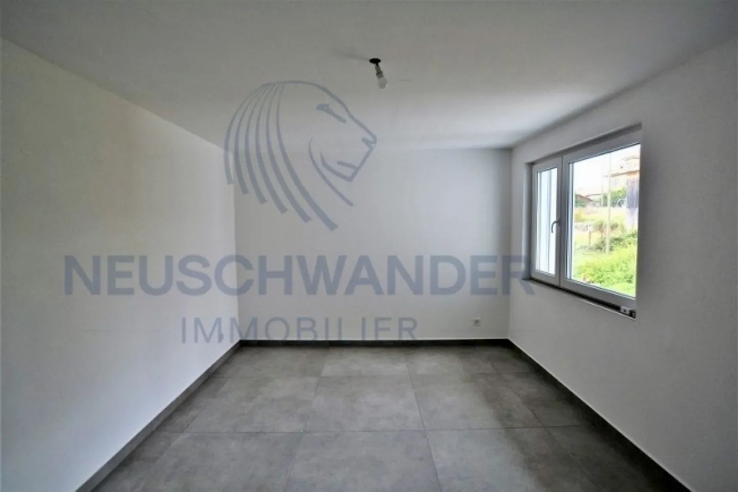 In the center of the village, beautiful modern apartment of 113.5 m2 with balcony. - Photo 6 of 9