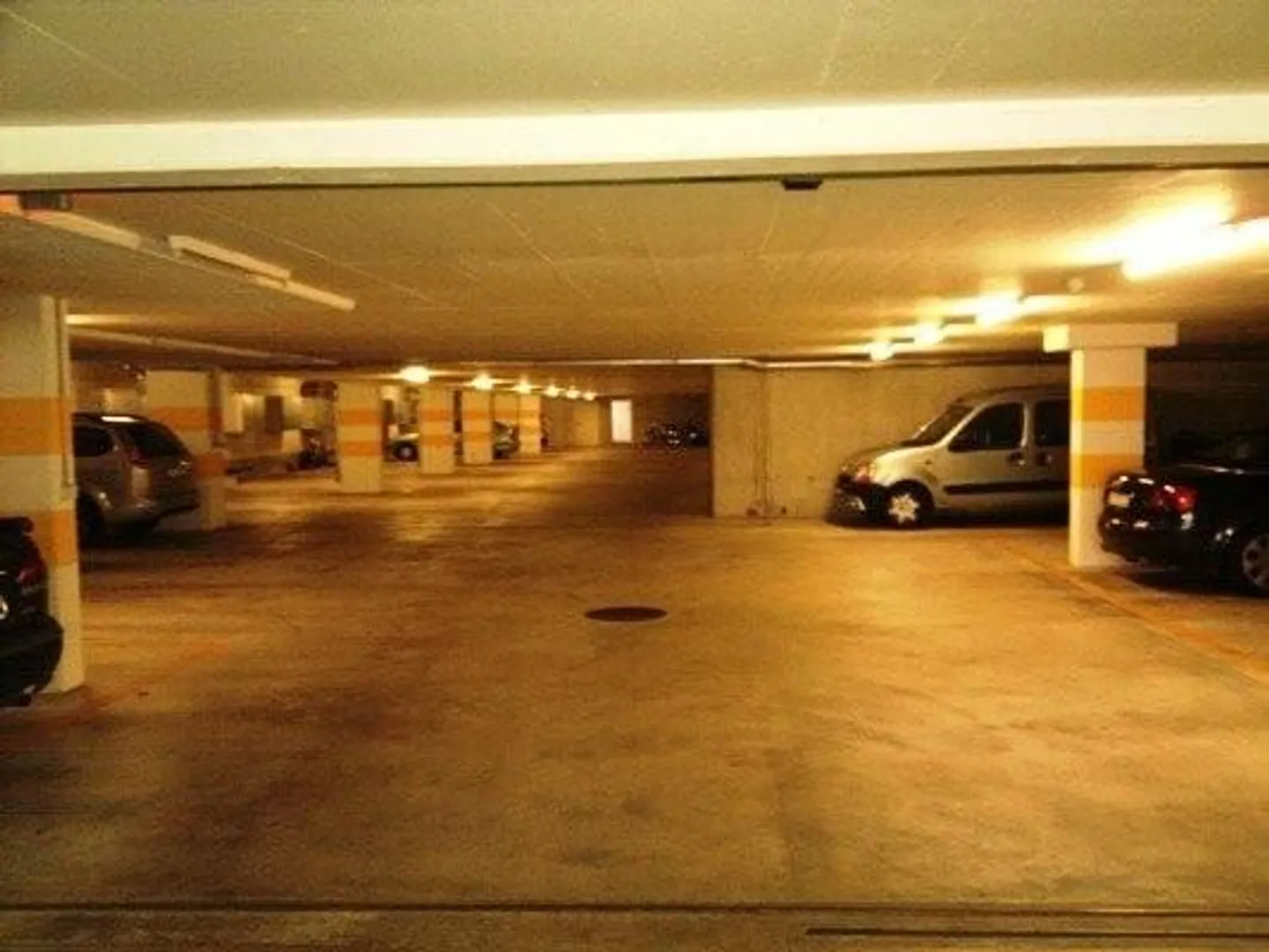 Posto auto in garage in affitto presso Rännenfeldweg - Foto 2 di 2