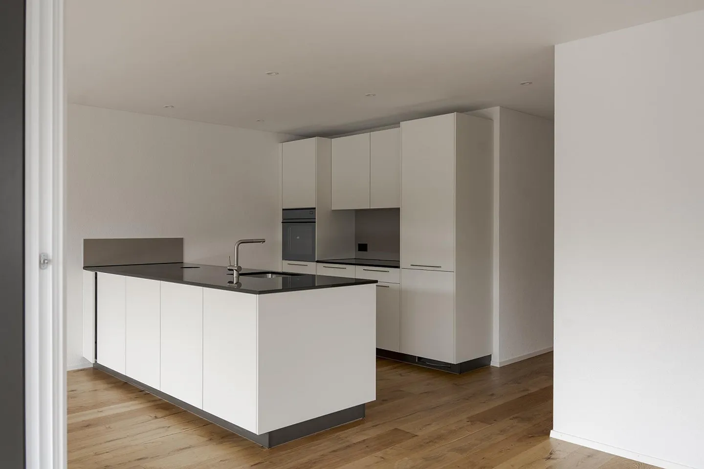 Bellissimo e moderno appartamento di 2,5 stanze in affitto in una posizione tranquilla - Foto 4 di 8