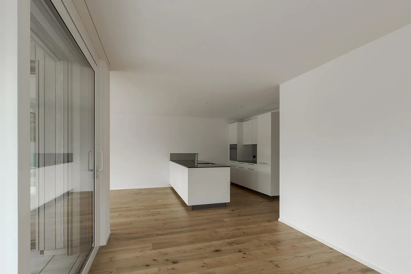 Bellissimo e moderno appartamento di 2,5 stanze in affitto in una posizione tranquilla - Foto 3 di 8