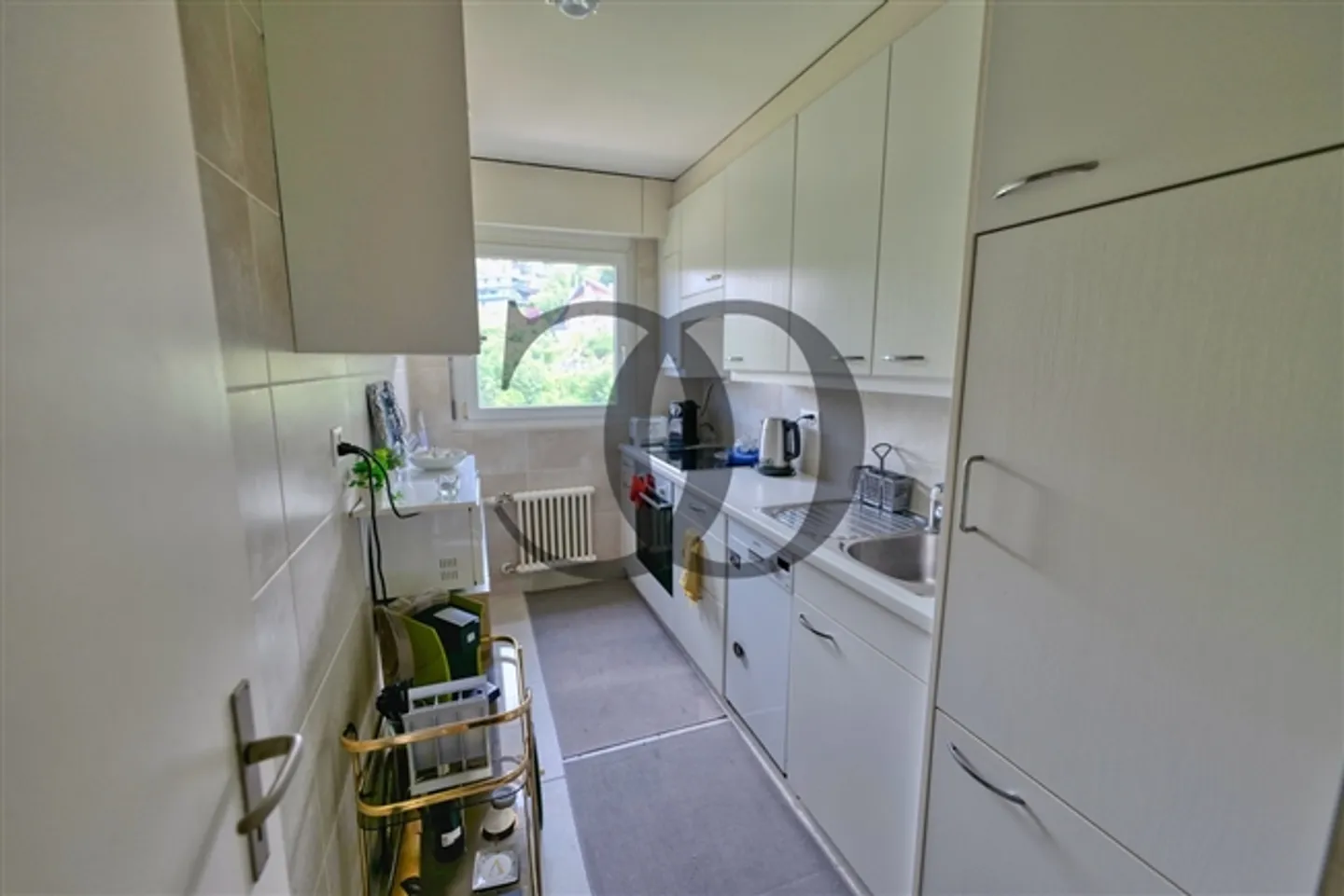 Exclusive 2.5 Room Apartment with Lake View - Photo 5 of 9