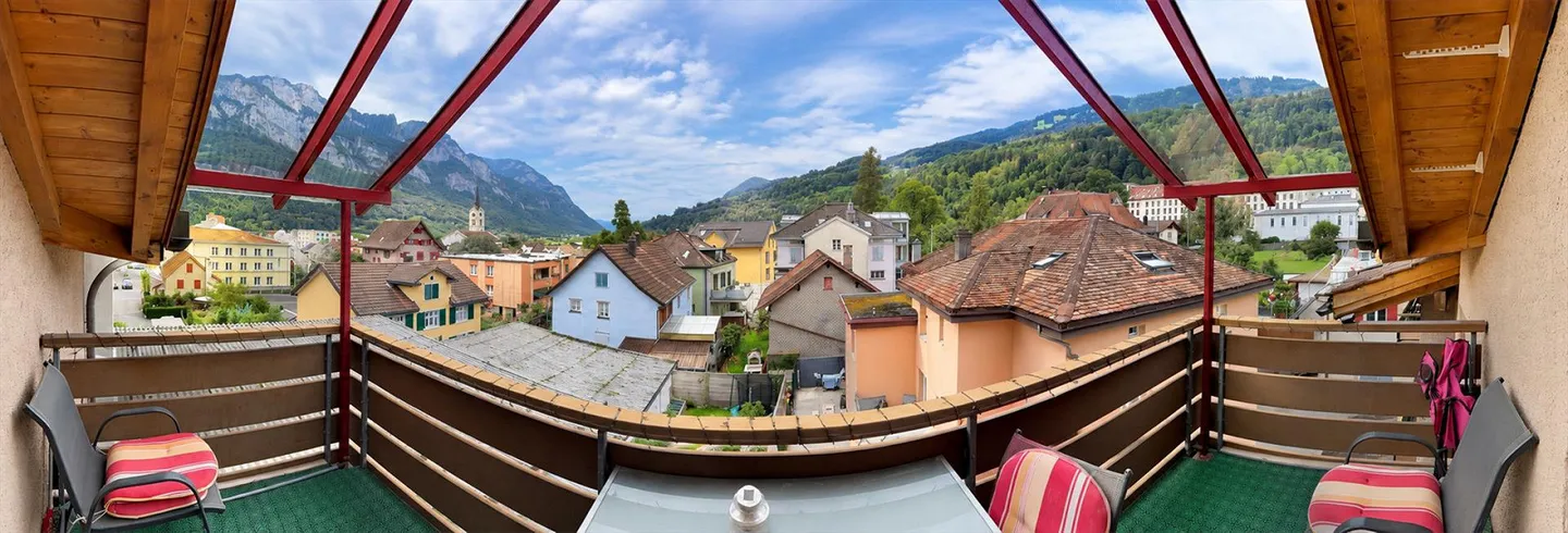 Charming 3.5-room attic apartment with fireplace and balcony - Photo 10 of 11