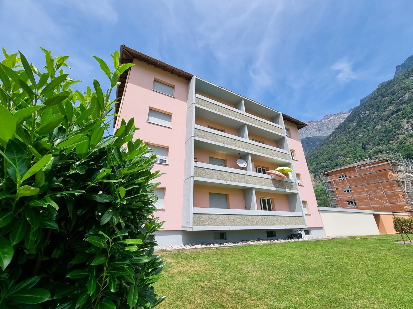 Incantevole appartamento di 3,5 stanze con bella vista libera - Foto 1 di 11