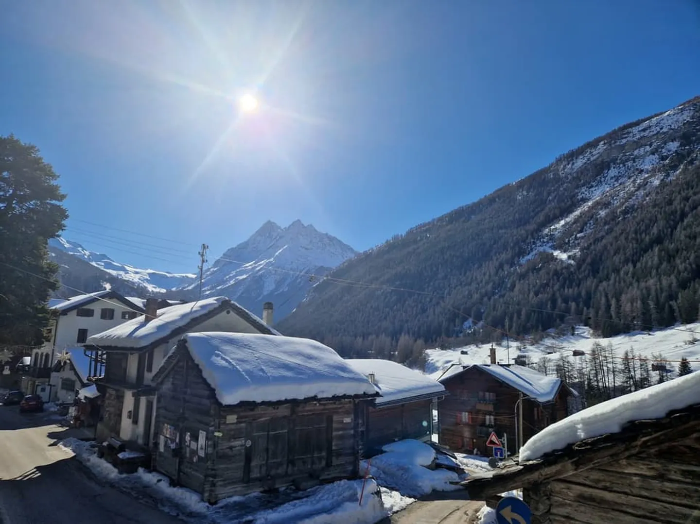 Chalet composed of two apartments - Central Street of the village of Evolène - Photo 9 of 9