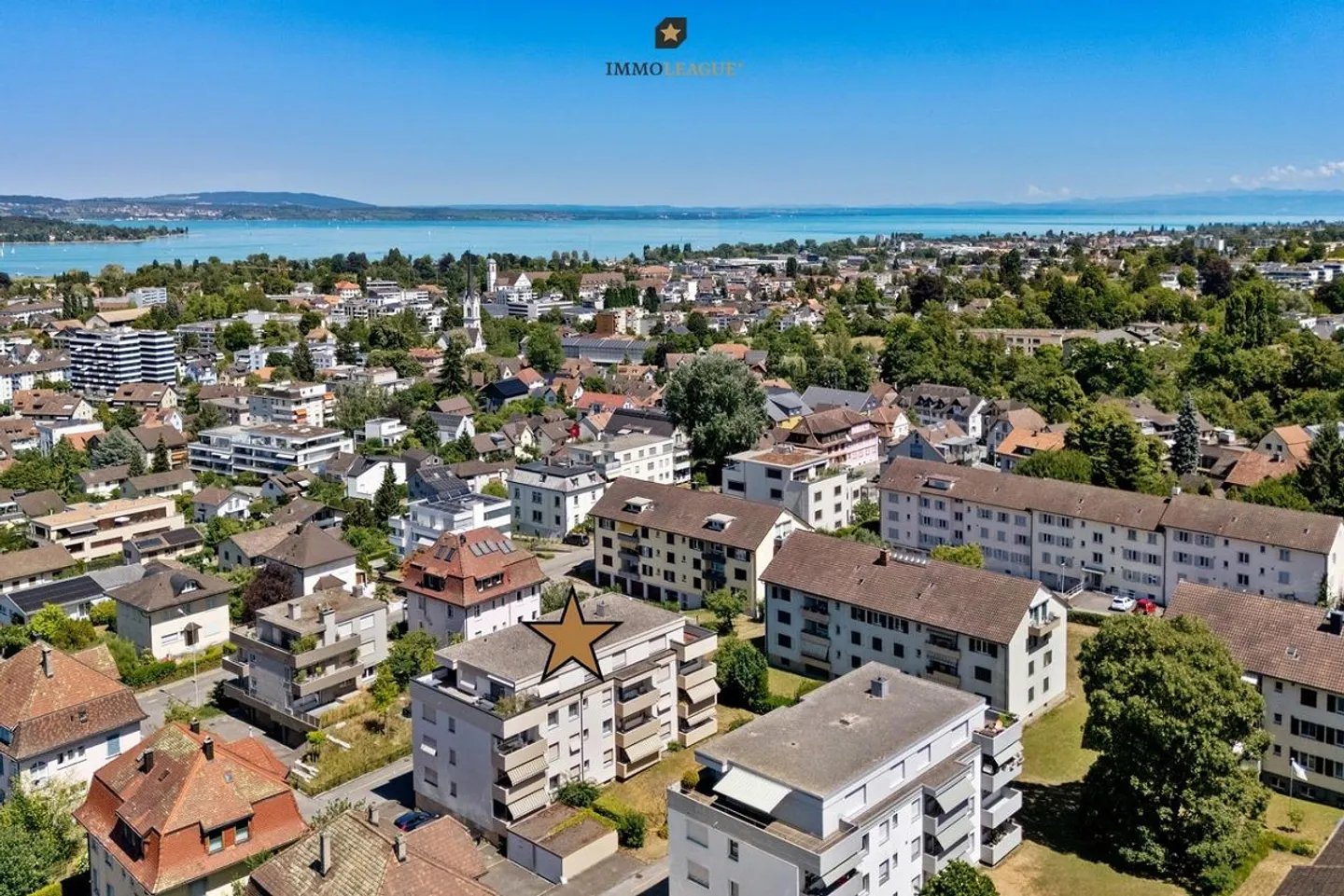 Maison confortable et très bien entretenue avec balcon sud et vue sur le lac. - Photo 1 sur 14