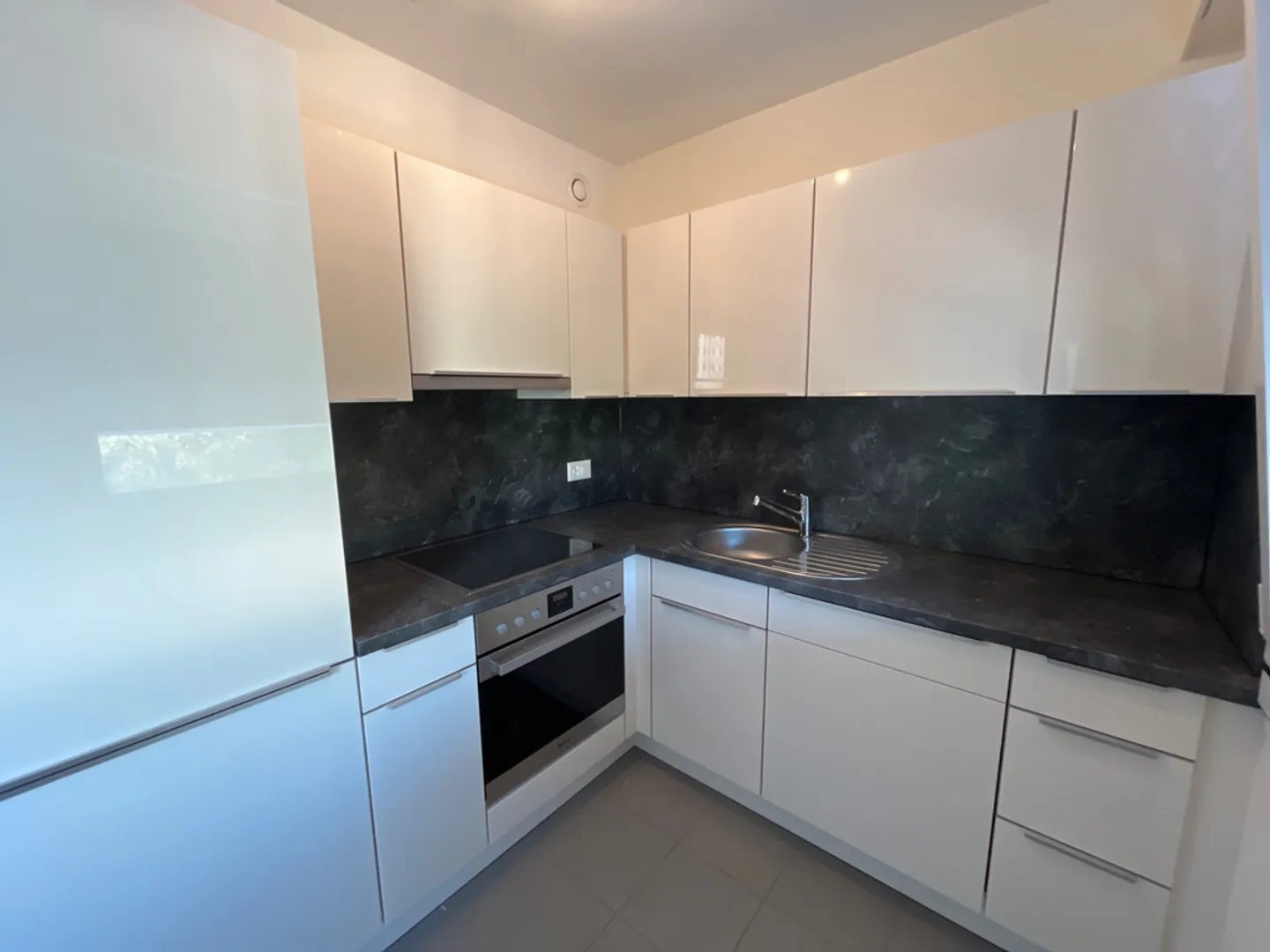 2-room apartment - Photo 2 of 3