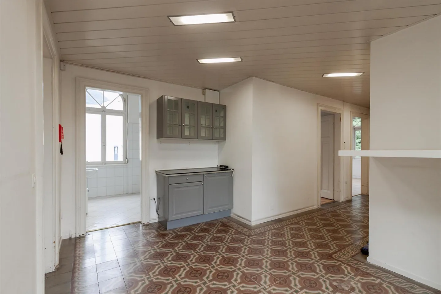 Lugano-Loreto Office with 5 Rooms, Terrace and Parking Spaces - Photo 9 of 9