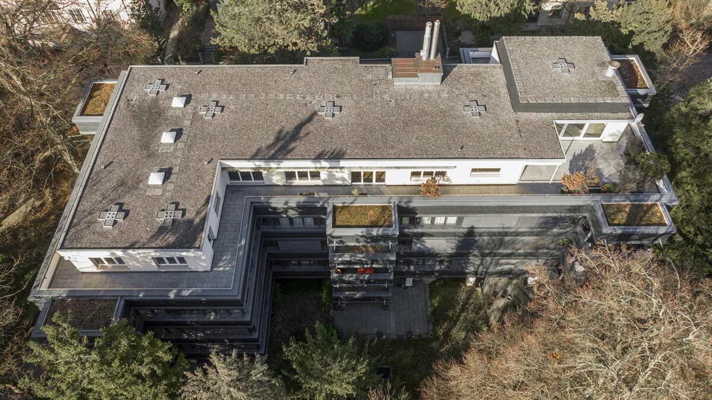 Winterthur: high above the city - spacious with potential - Photo 3 of 7