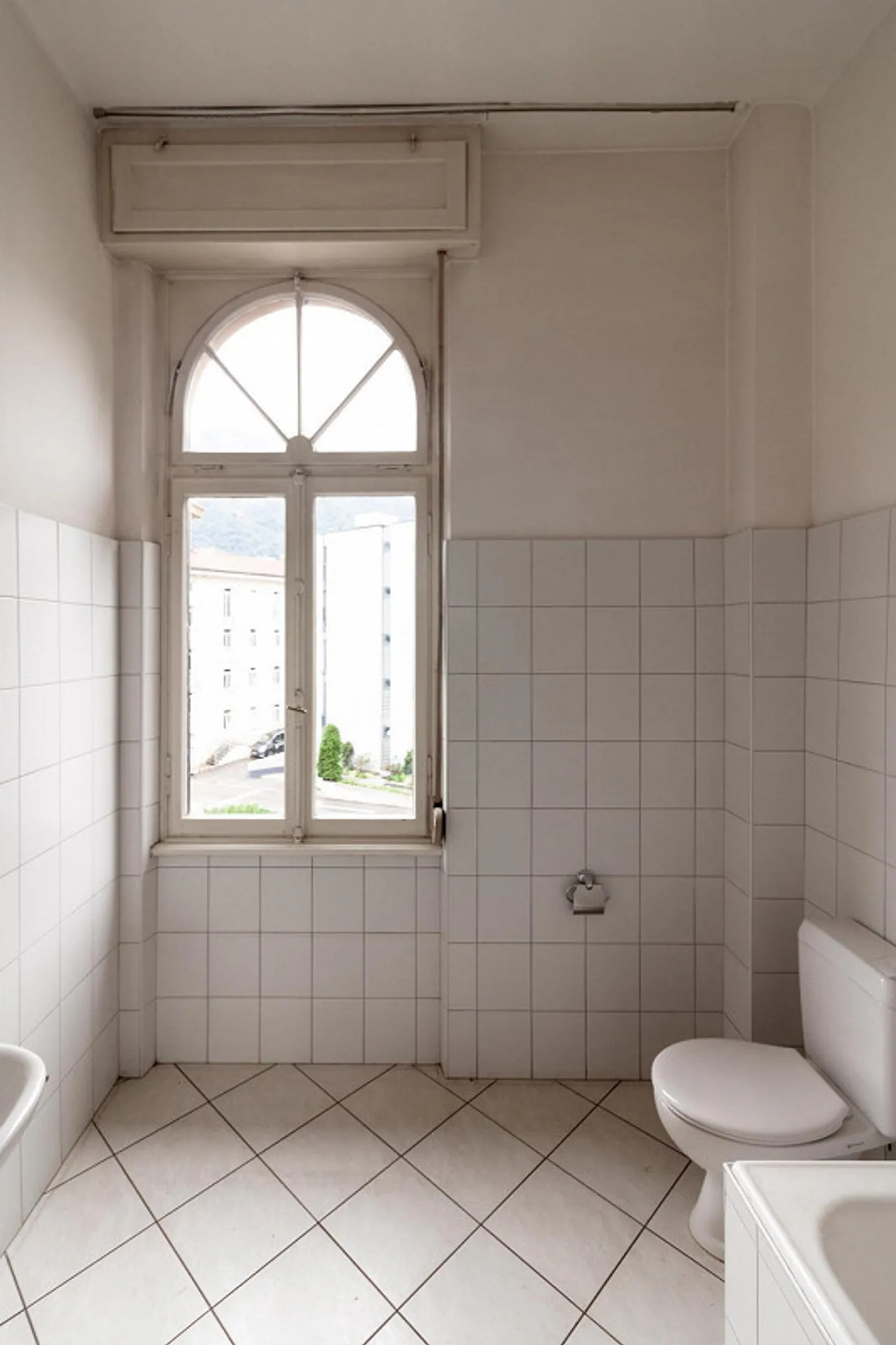 Lugano-Loreto Office with 5 Rooms, Terrace and Parking Spaces - Photo 7 of 9