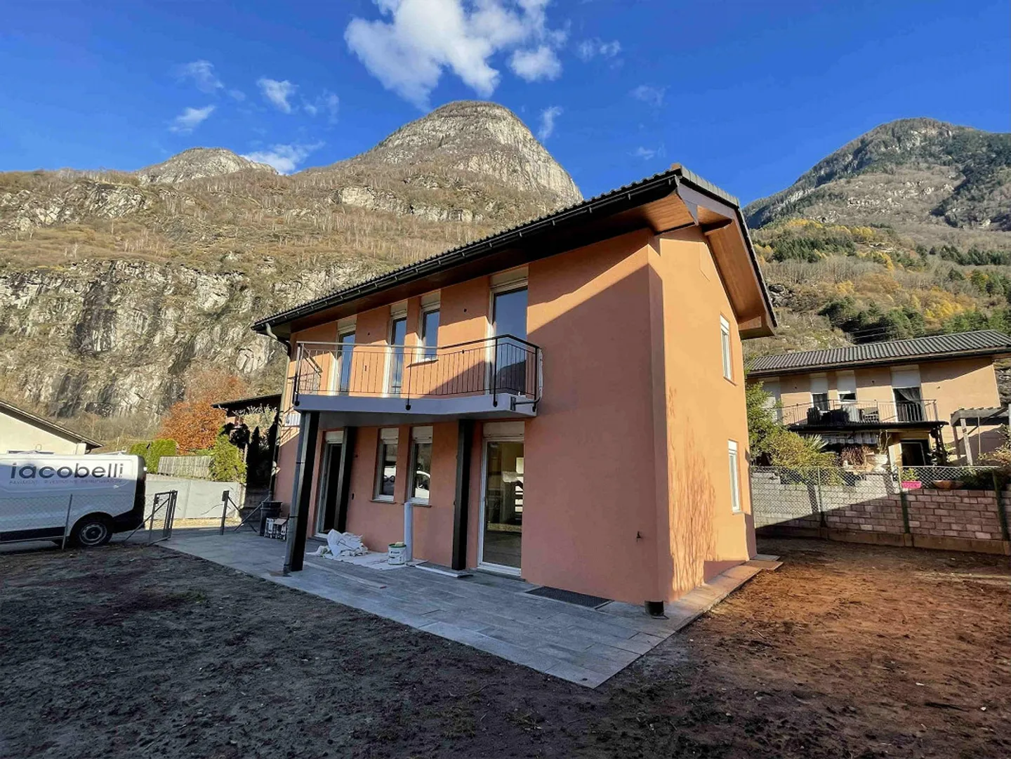 Vollständig renovierte Villa mit schönem flachem Garten - Foto 5 von 11