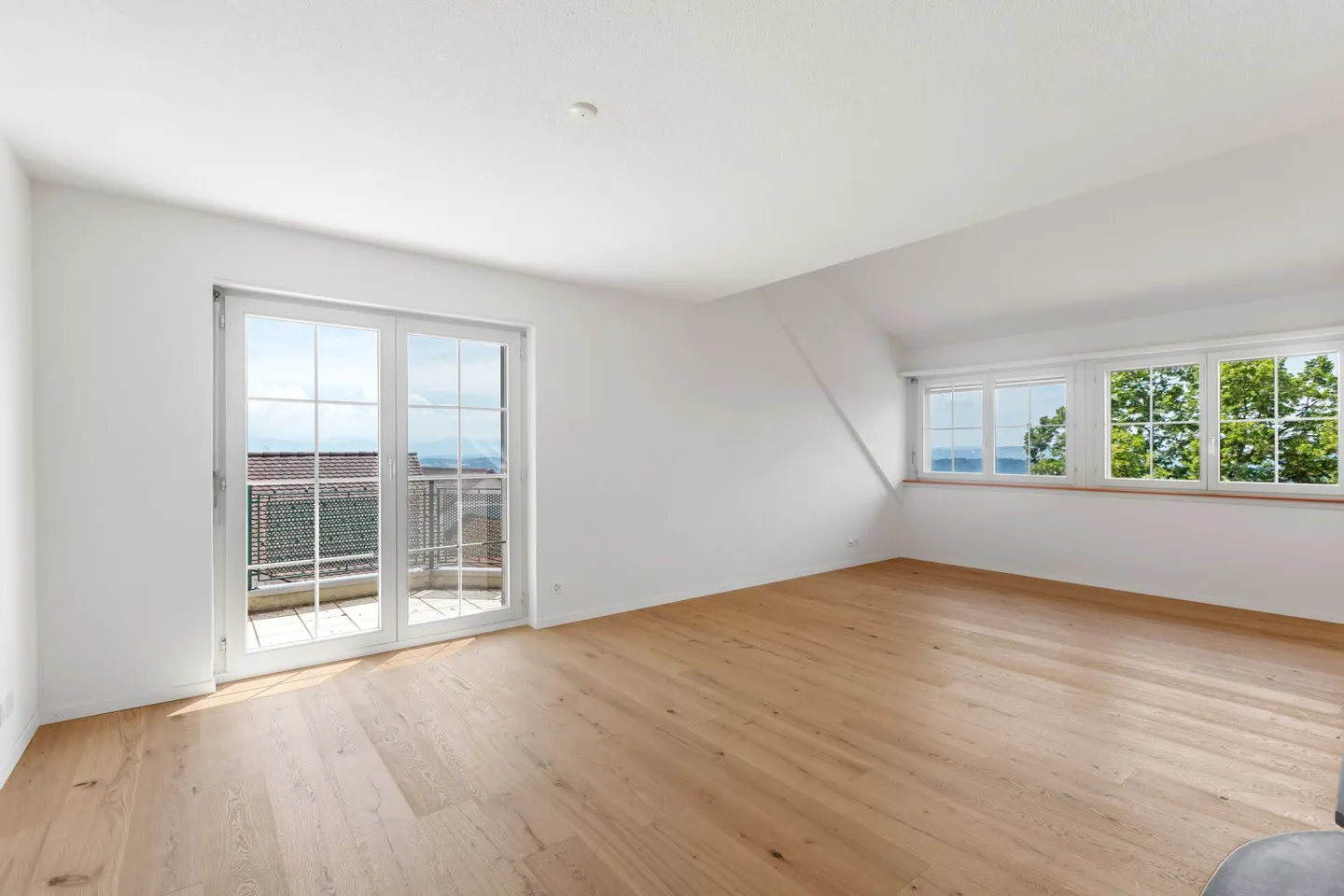 Maisonette rénovée avec balcon, vue, beaucoup de charme et climatisation - Photo 5 sur 12