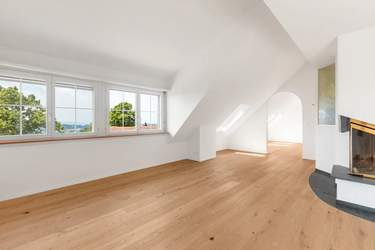 Maisonette rénovée avec balcon, vue, beaucoup de charme et climatisation - Photo 4 sur 12