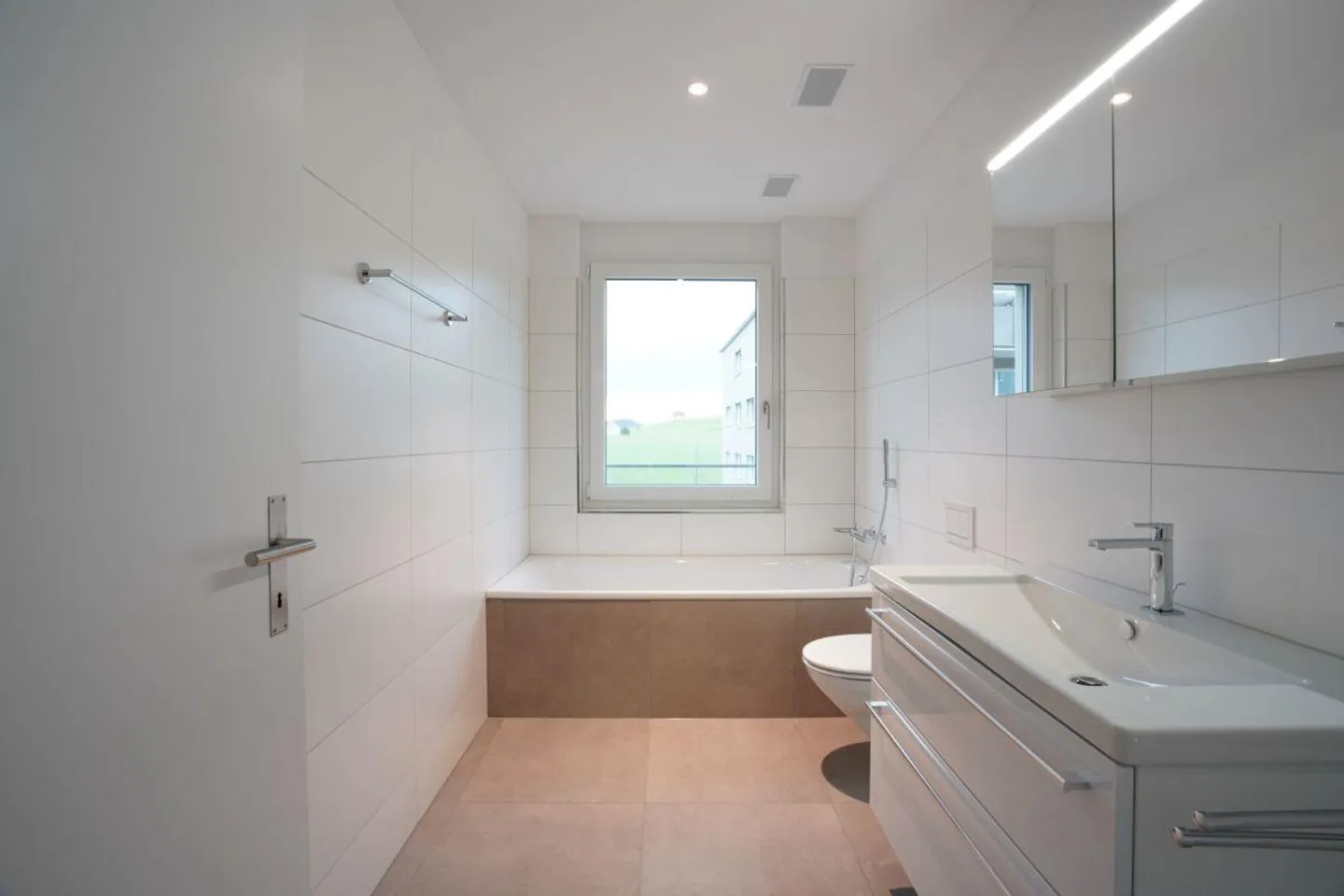 Vivere a contatto con la natura, vivere modernamente - Appartamento di 3,5 stanze con terrazza - Foto 6 di 11