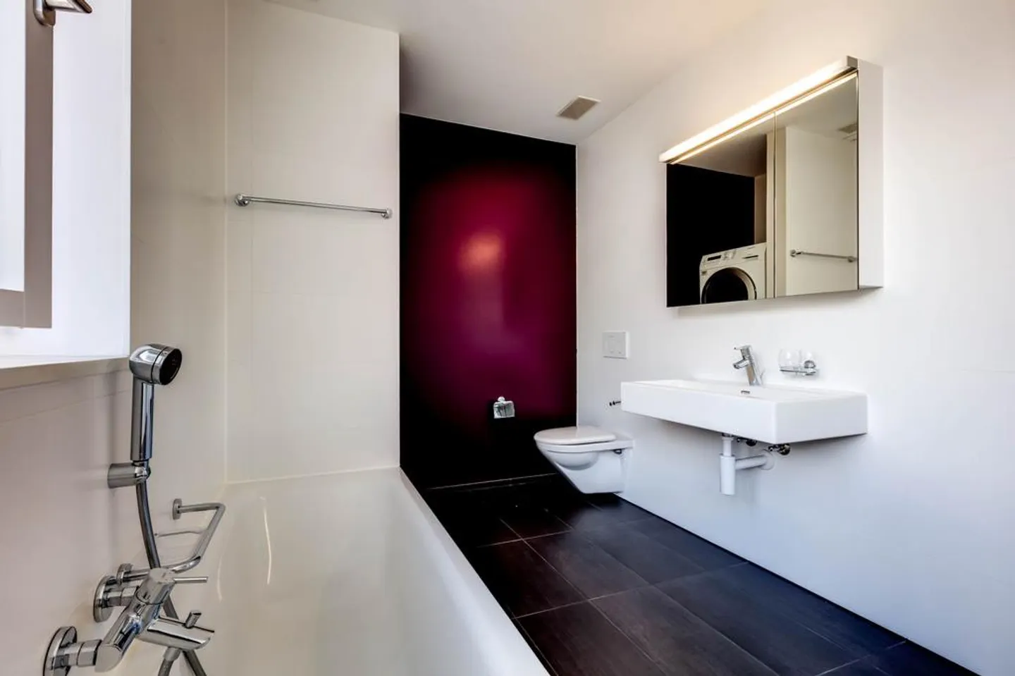 Modern city apartment for connoisseurs - Photo 4 of 9