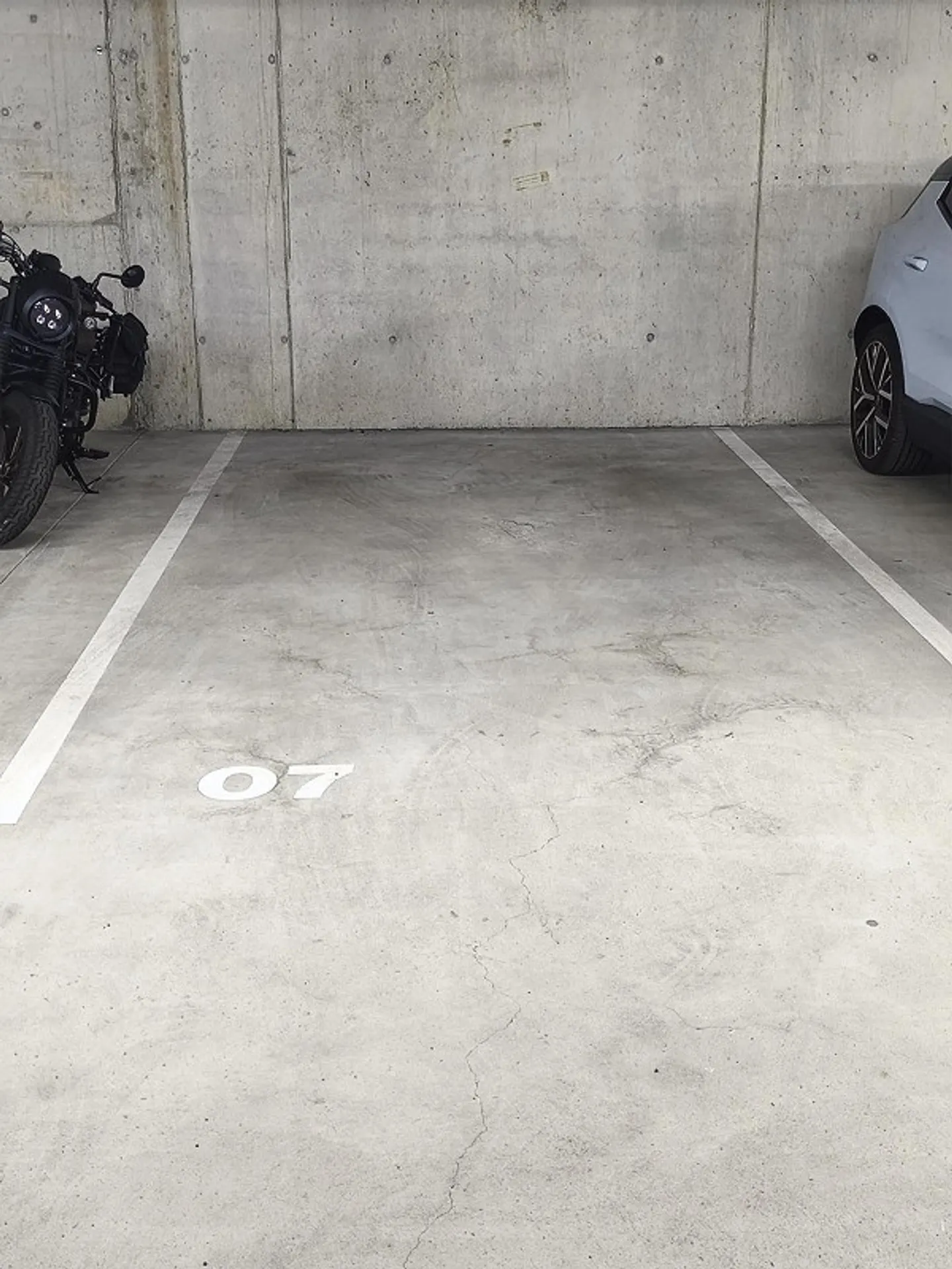 Parkplatz in Münchenstein - Foto 1 von 2