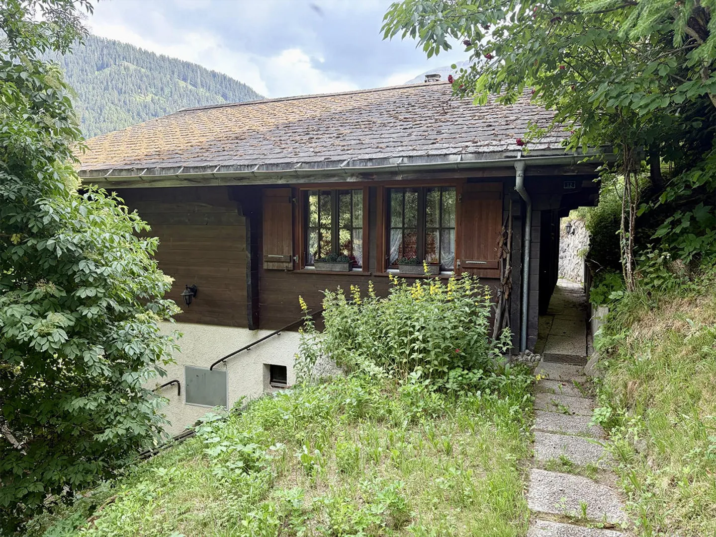 Chalet mit zwei Einheiten in Toplage - Foto 1 von 7