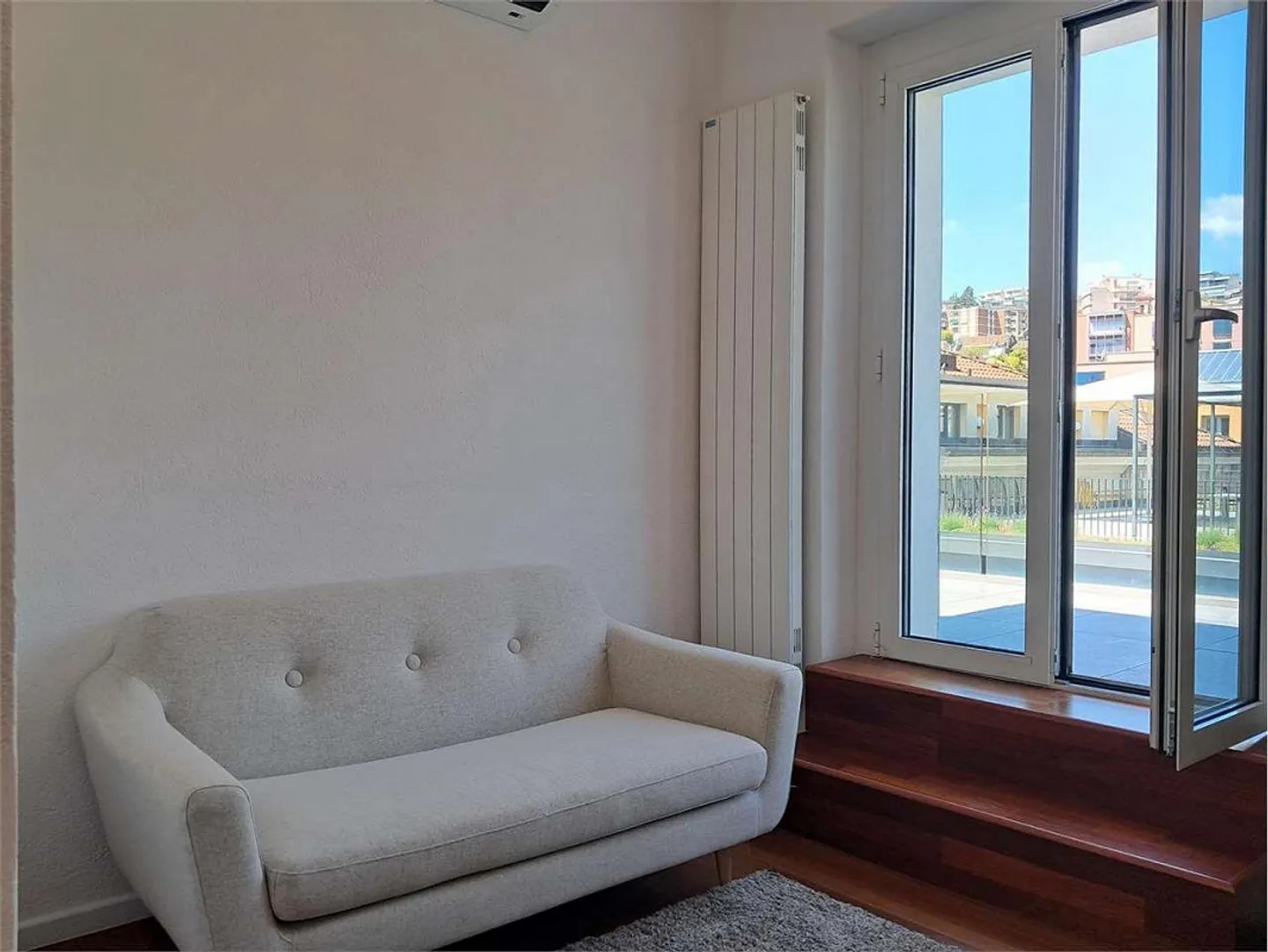 Modernes Büro mit großer Terrasse - Foto 3 von 7