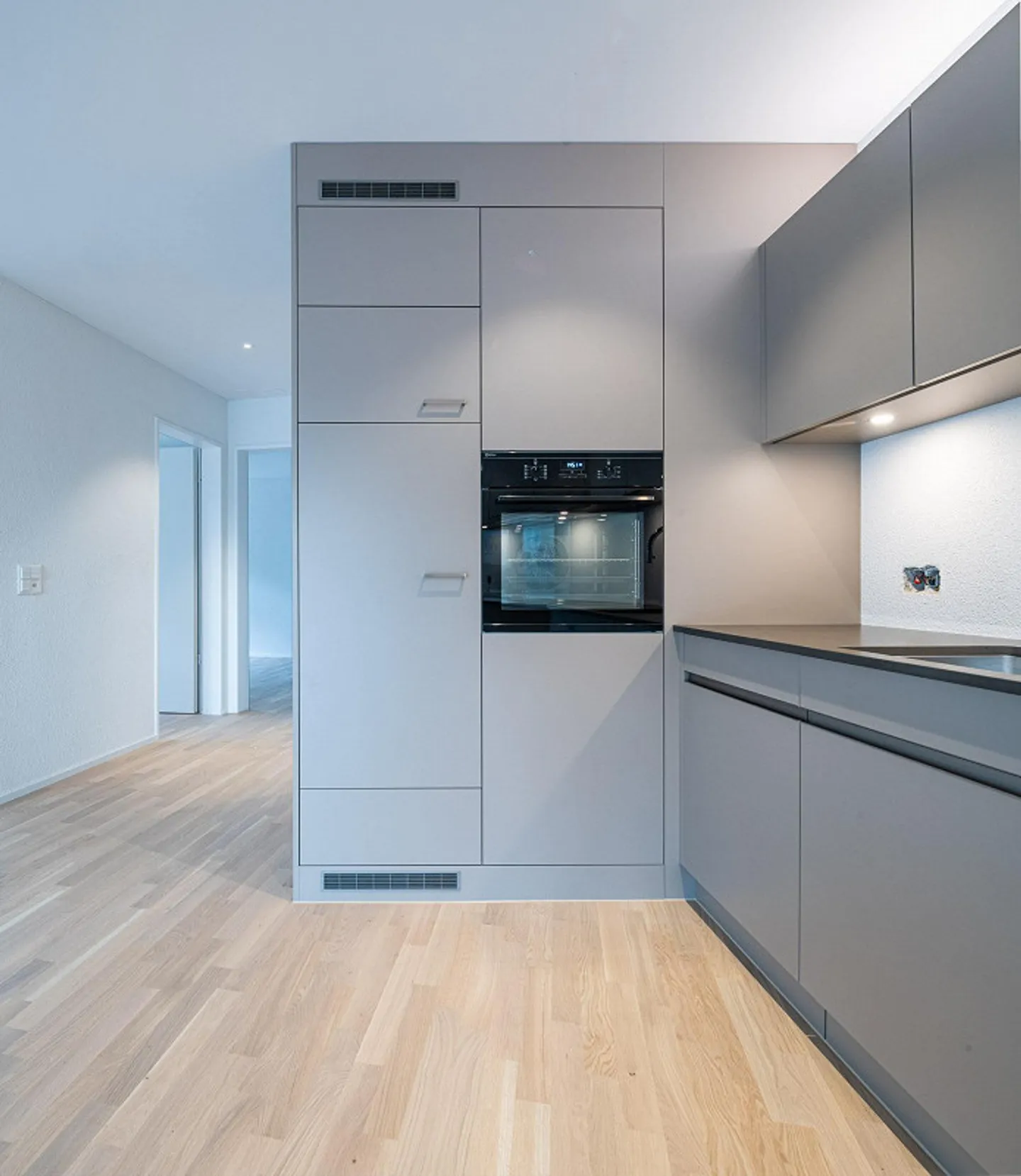 Entre la ville et la nature - Appartement neuf de 2,5 pièces au Breitipark ! - Photo 2 sur 11