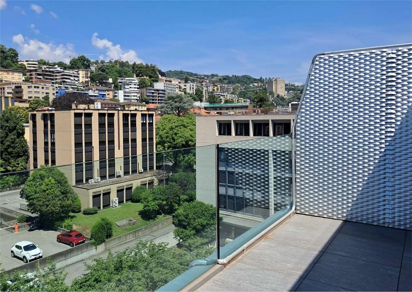 Modernes Büro mit großer Terrasse - Foto 1 von 7