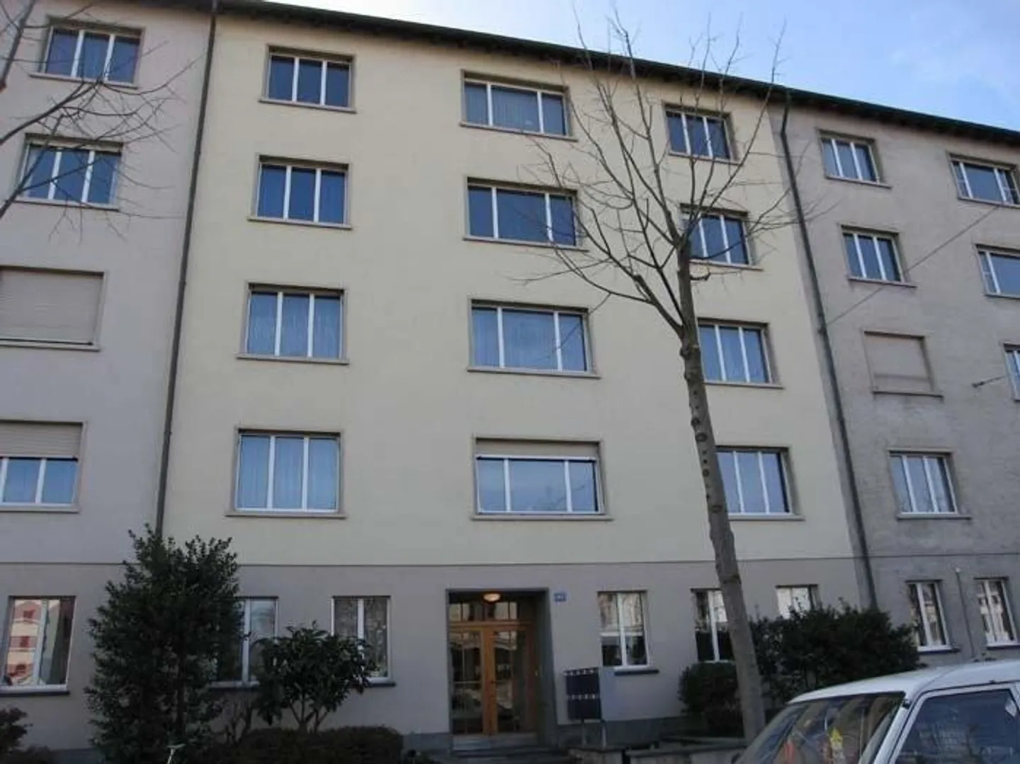 Cozy 2-room apartment with balcony in a central location - Photo 1 of 3