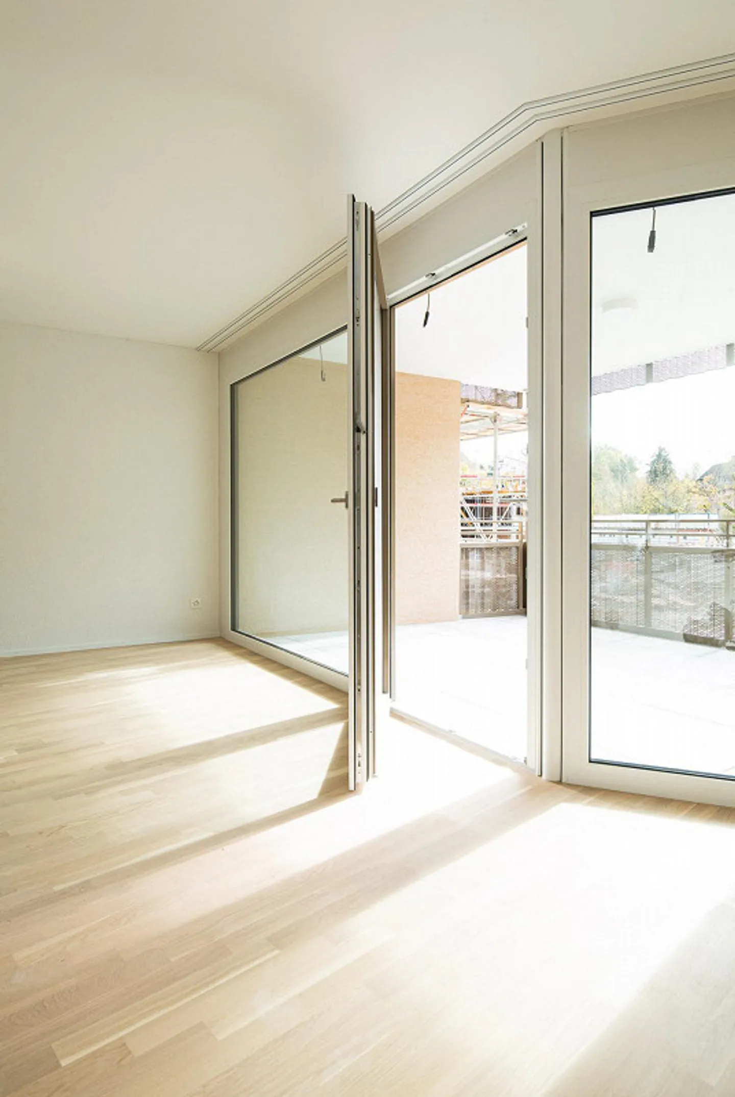 Entre la ville et la nature - Appartement neuf de 2,5 pièces au Breitipark ! - Photo 5 sur 11