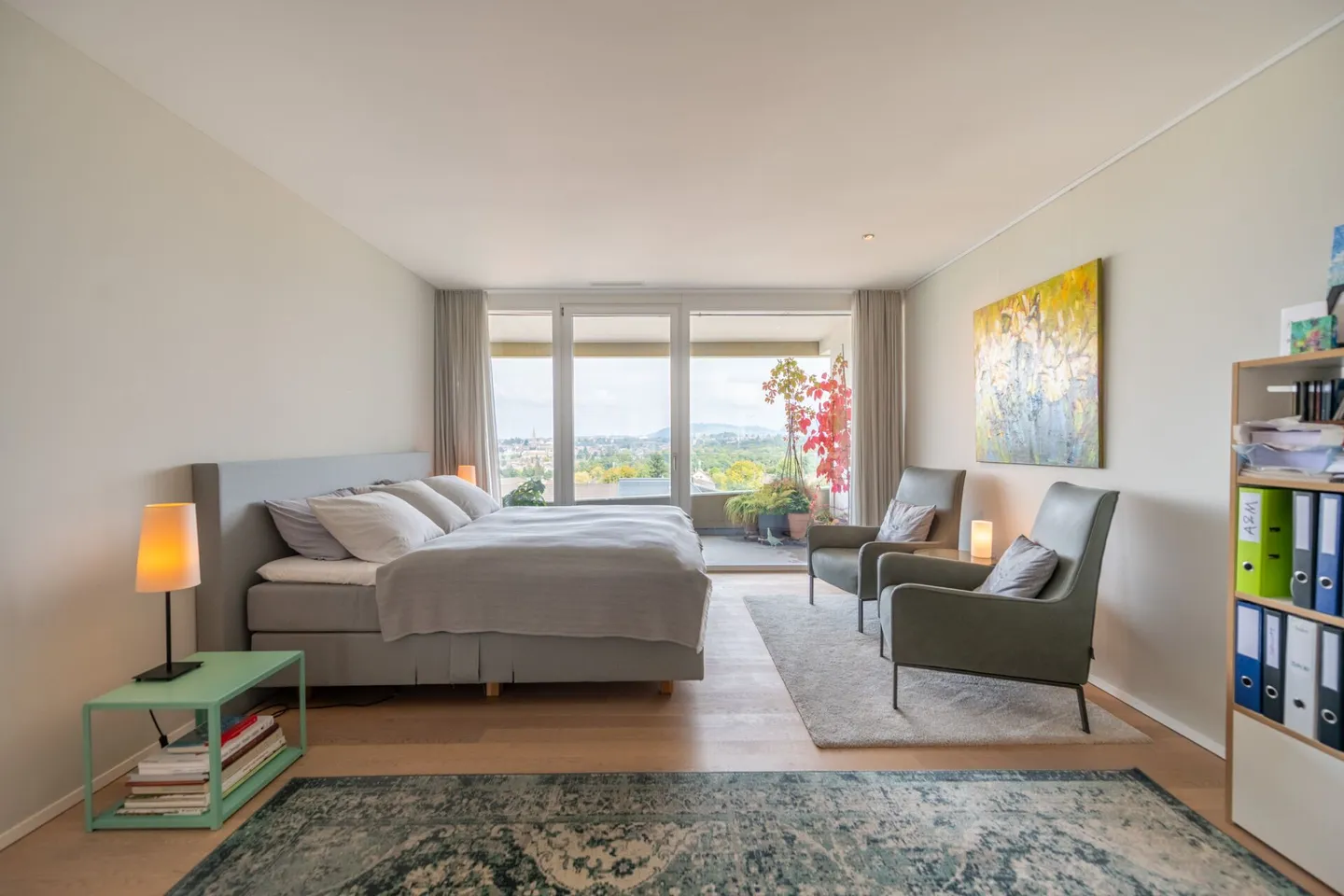 Am Fusse des Hausberges: Exklusive 3.5-Zimmer Wohnung mit Weitsicht - Foto 4 von 21