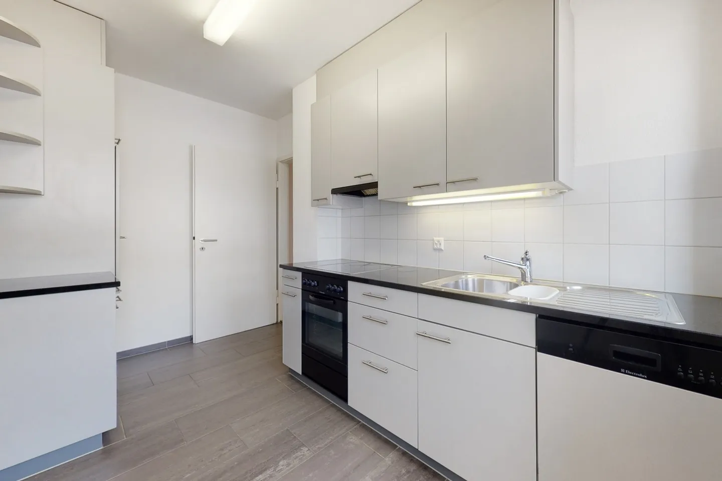 Apartment for rent - Photo 2 of 8